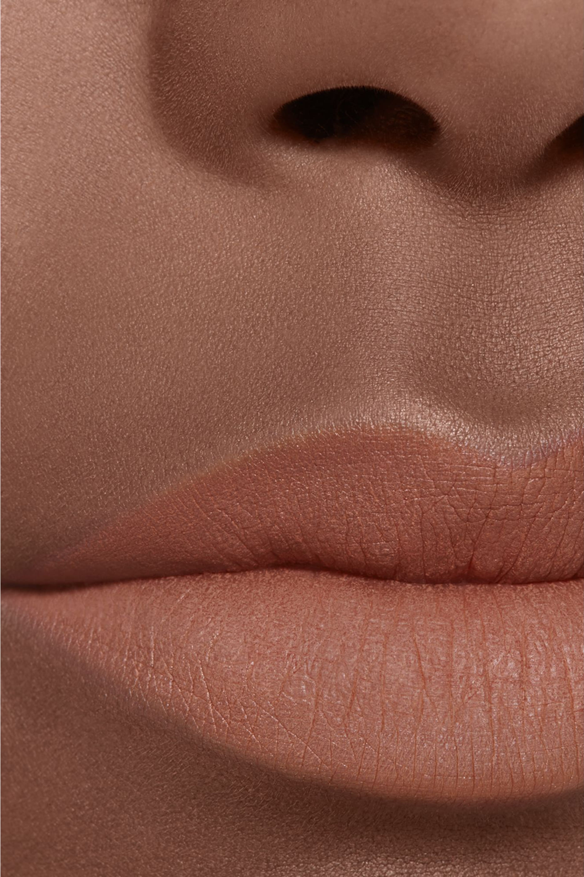 احمر شفاه Chanel Rouge Allure Liquid Velvet Ultrawear Intense مات سائل