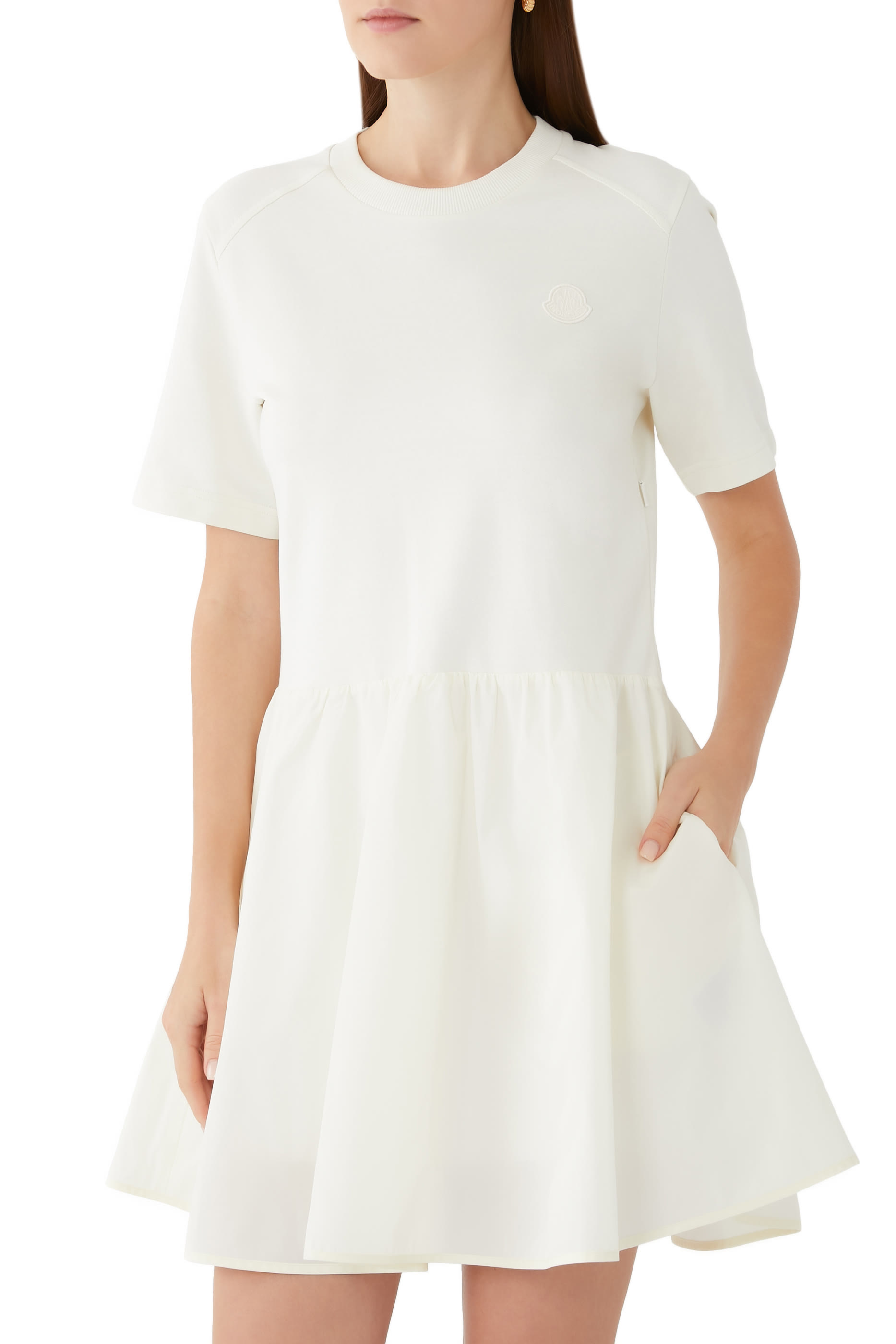 فستان قصير بأكمام قصيرة