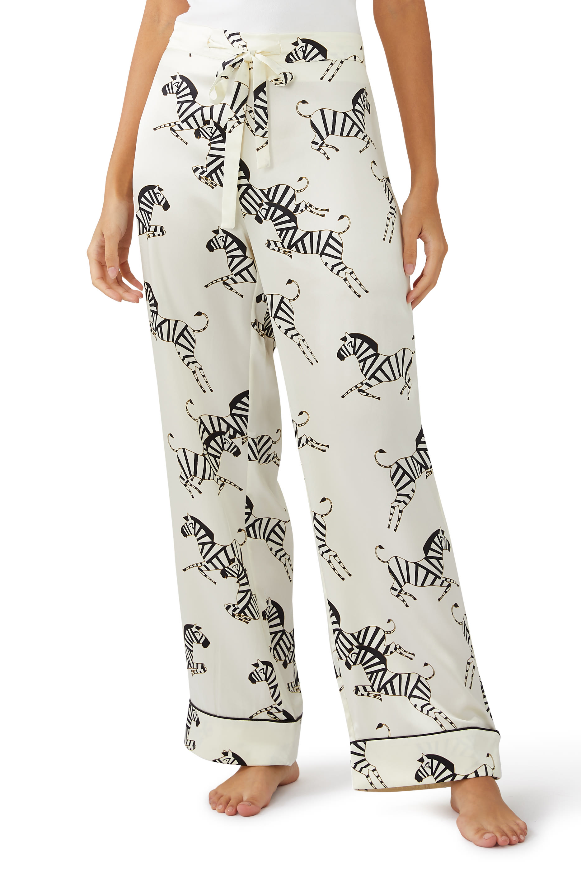 طقم بيجامة ليلى زيبيدي ساتان حريري