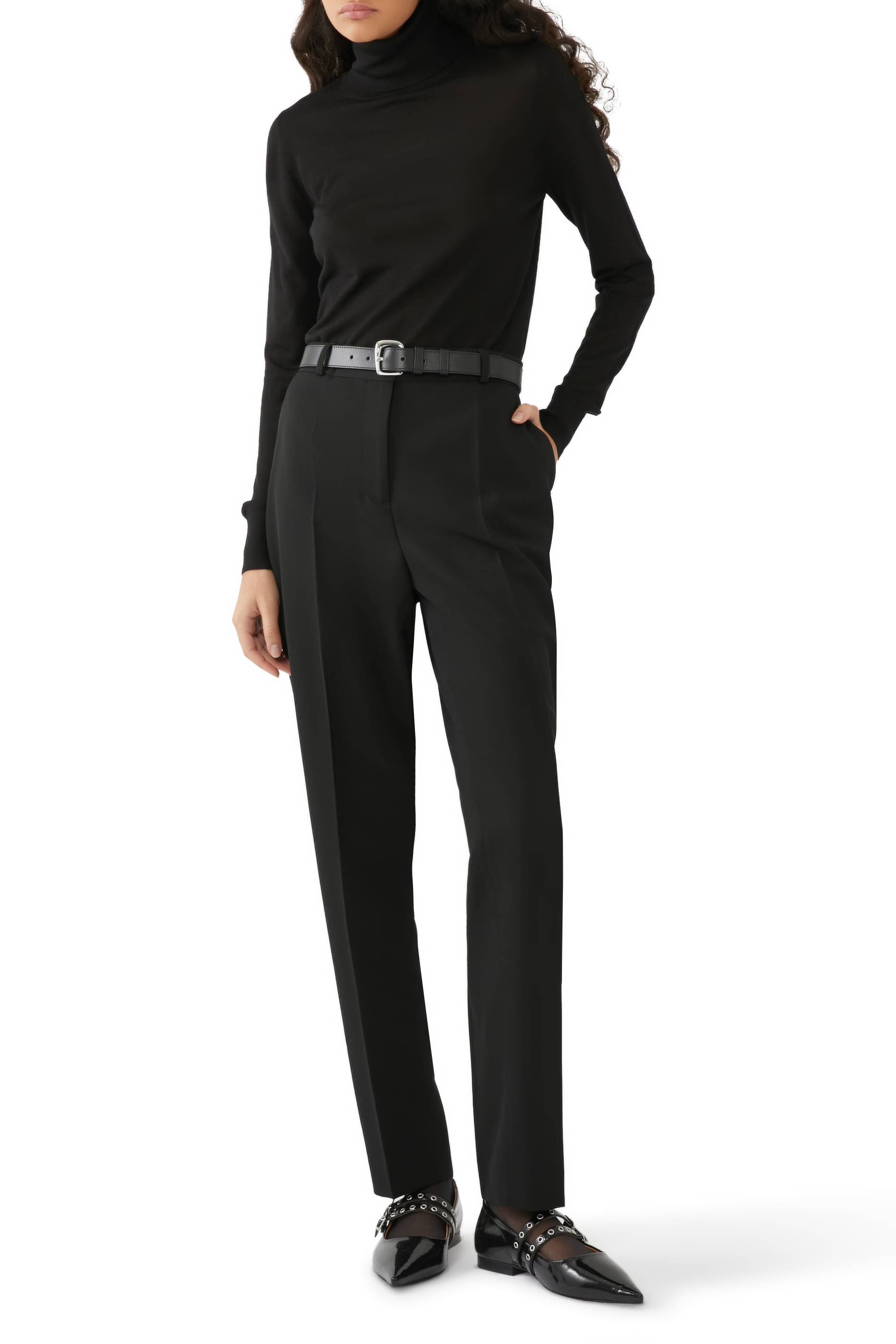 كنزة فاخرة بياقة عالية