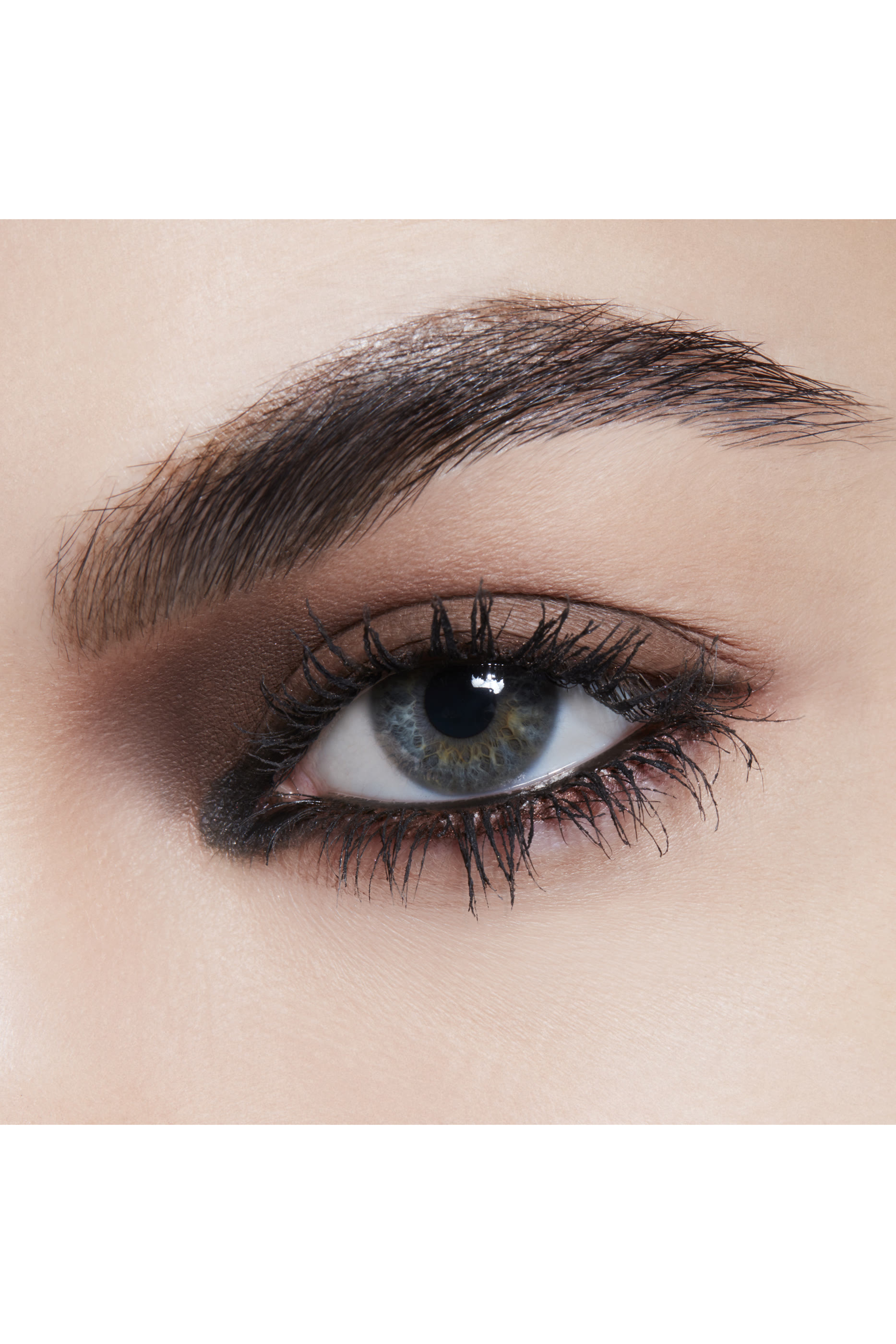 ظل عيون صغير درجة إسبريسو