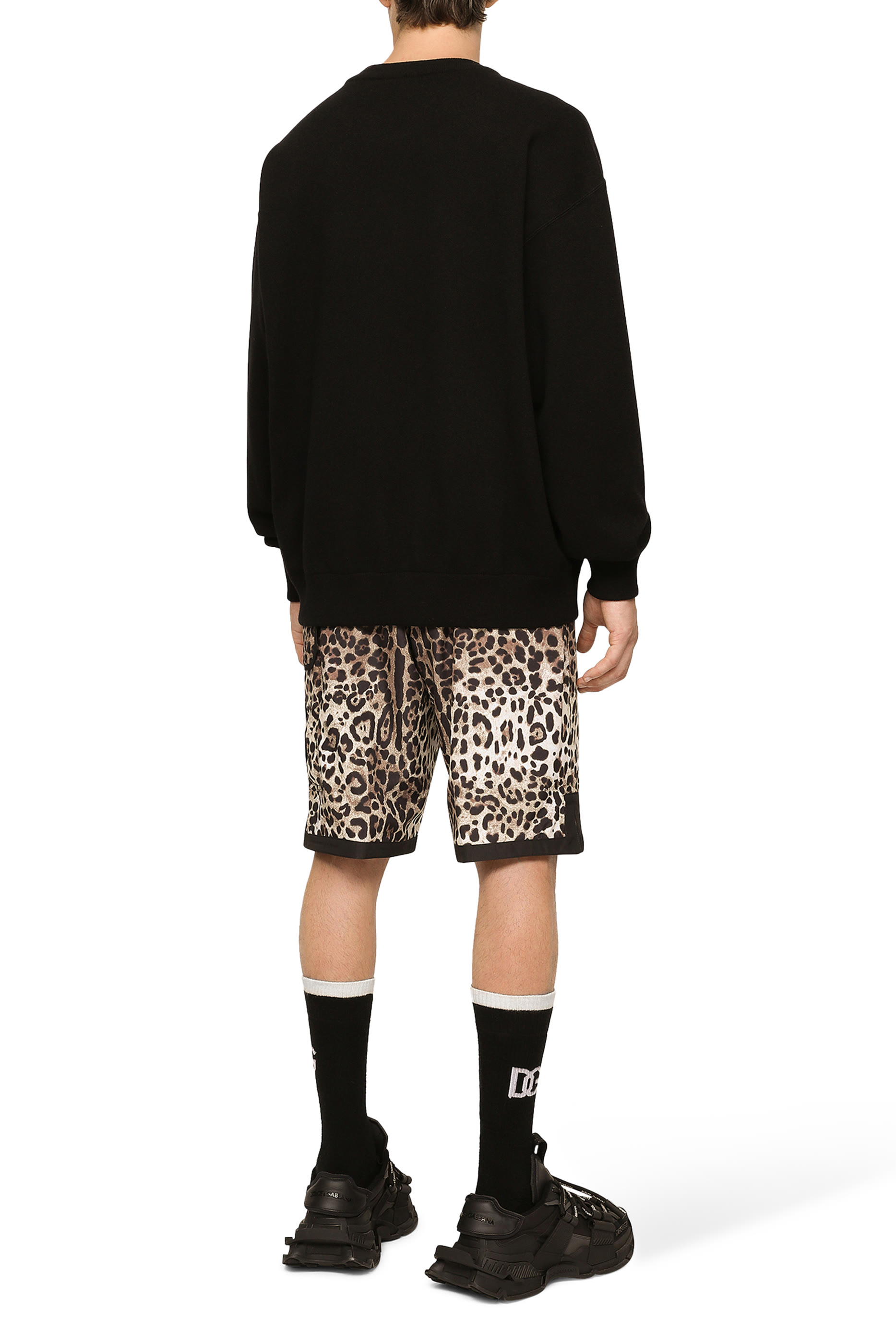 كنزة لوسو بشعار حرفي الماركة بياقة دائرية كشمير