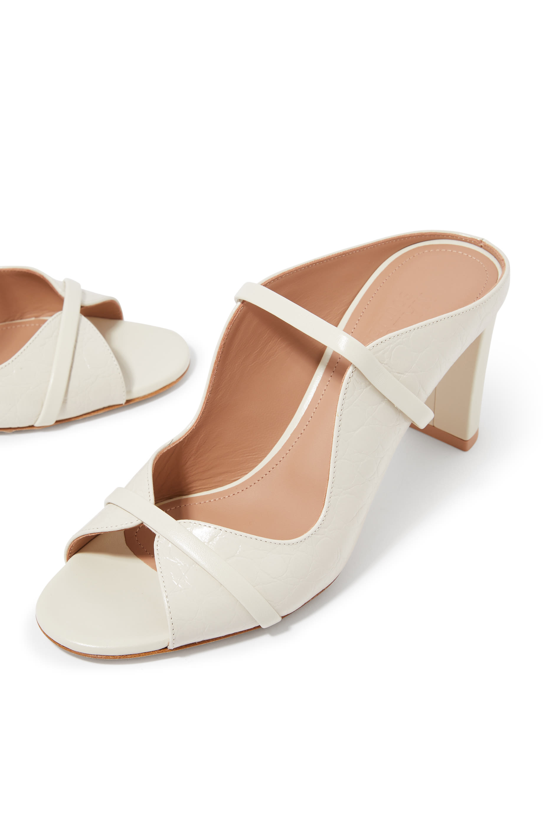 صندل نورا 70 بكعب جلد منقوش