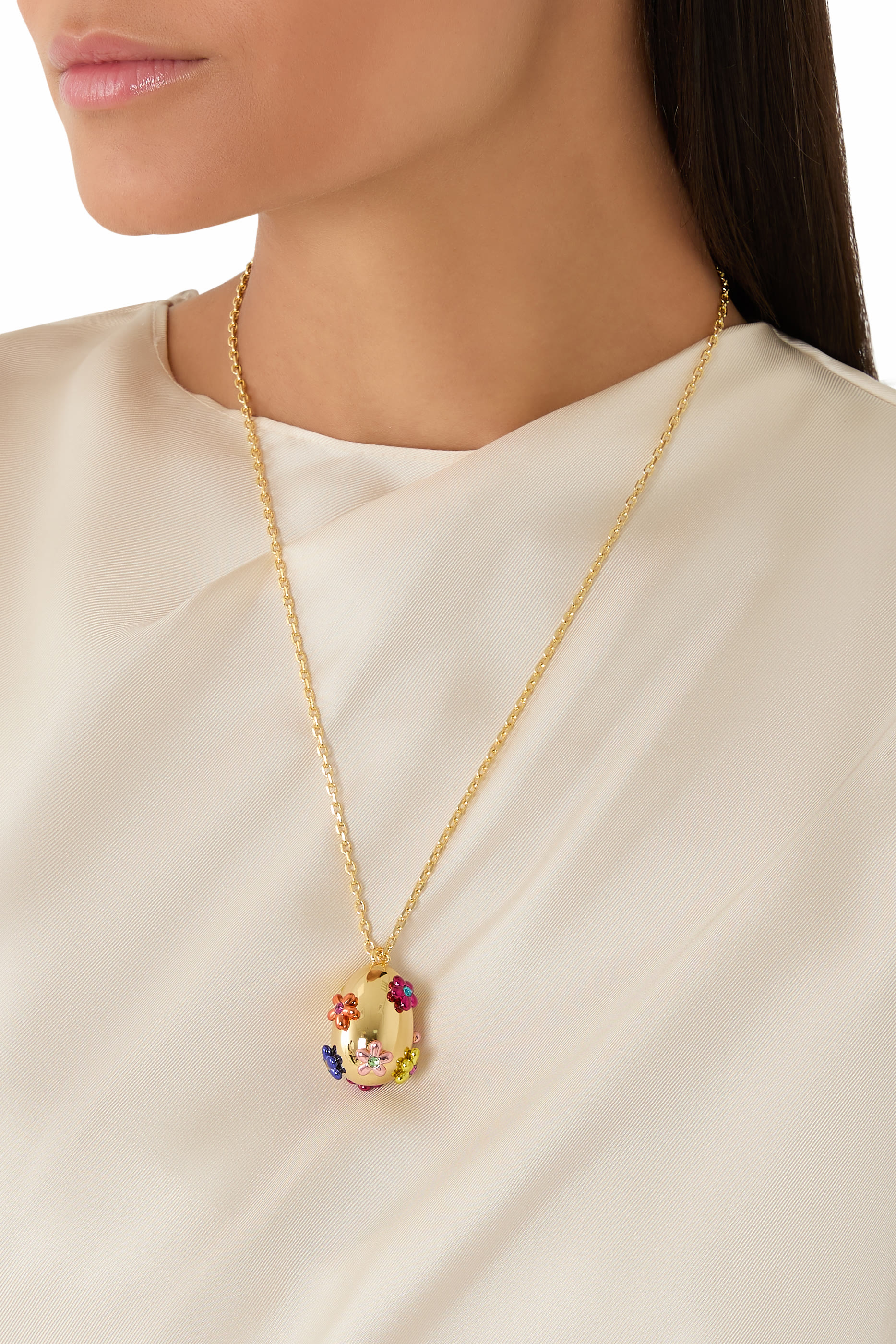 قلادة بحلية بشعار النسر مزينة بزهور