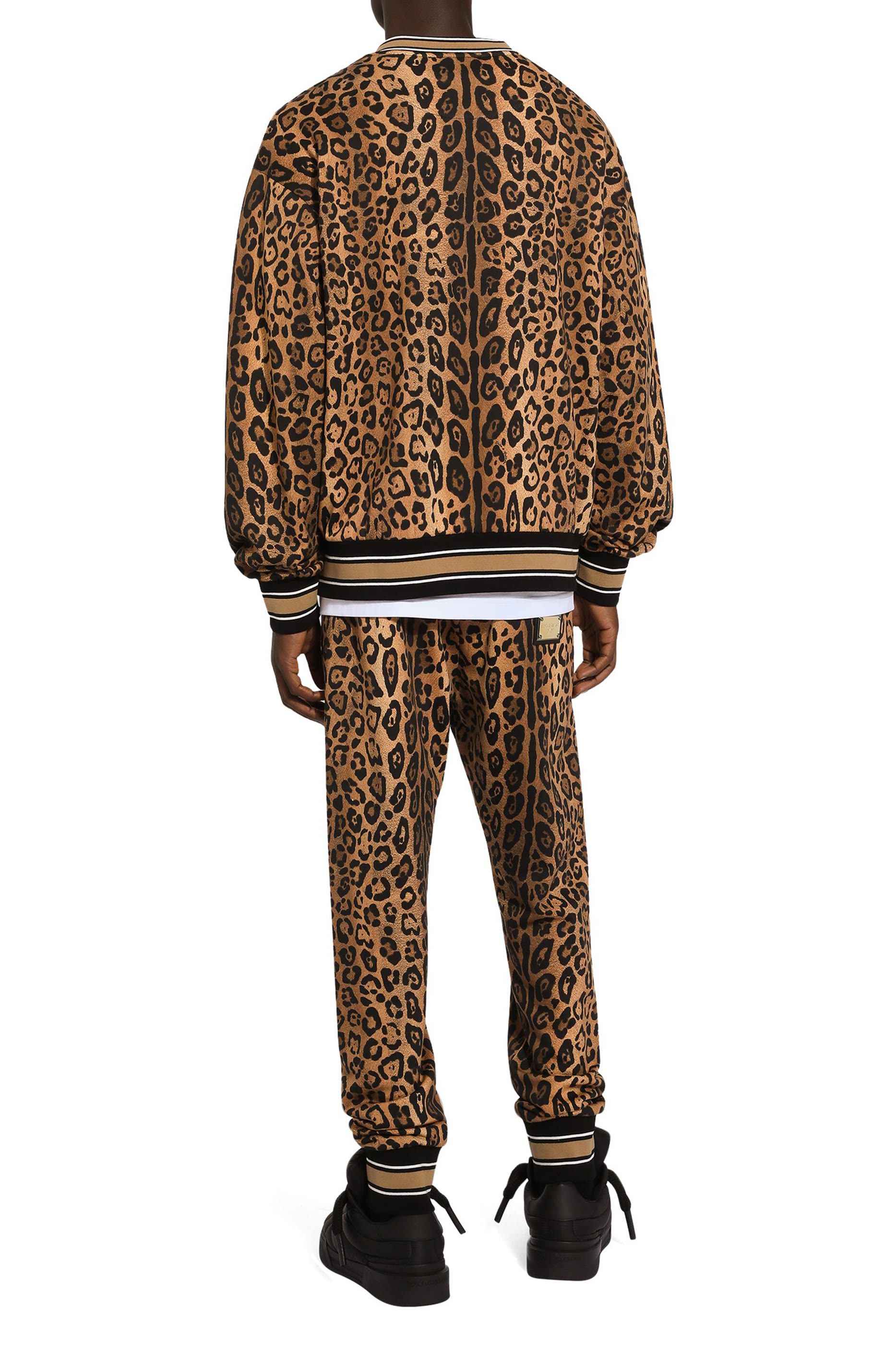 سويت شيرت بياقة مستديرة ونقشة جلد الفهد وشارة قماش كريسبو