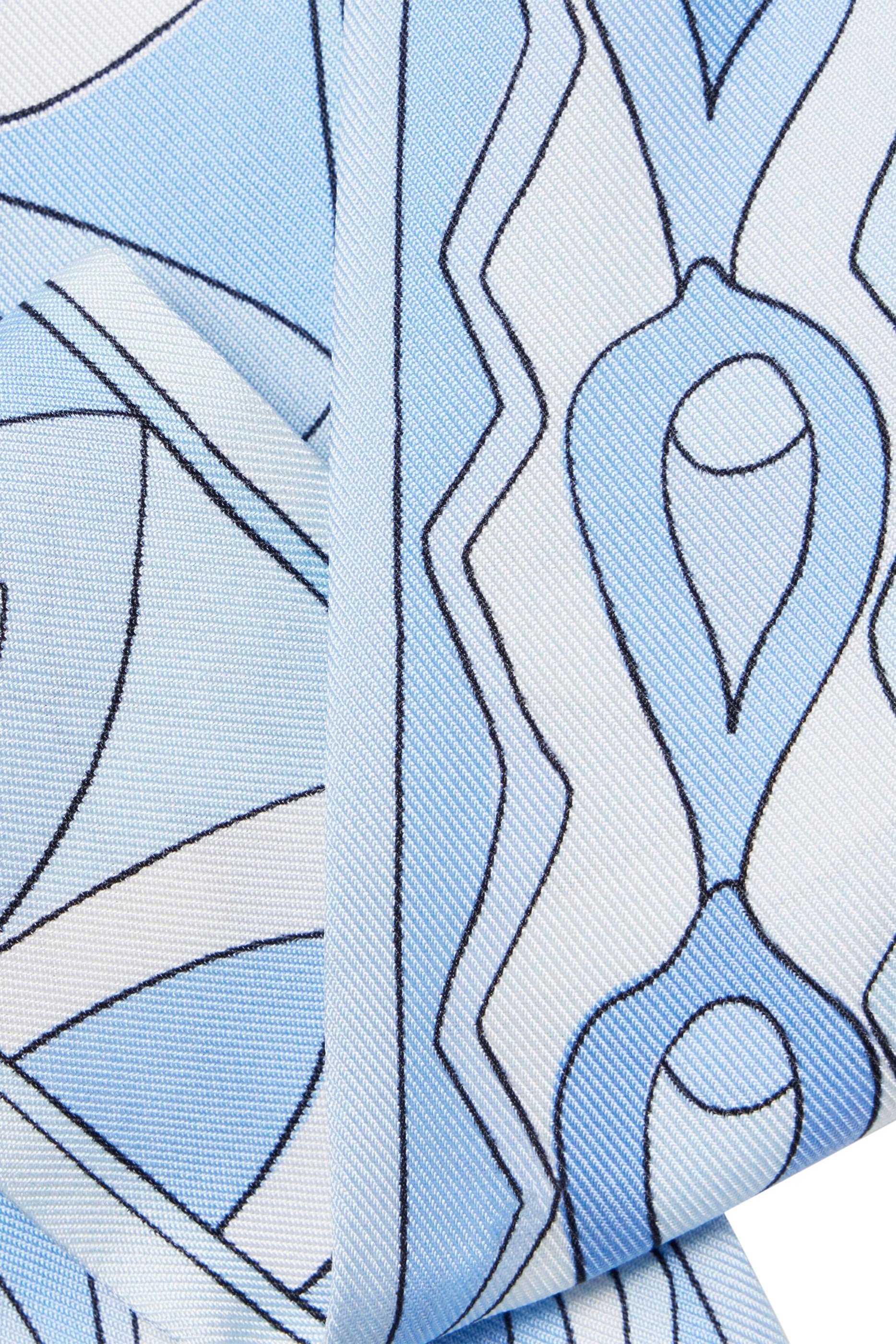 وشاح بنقشة متنوعة