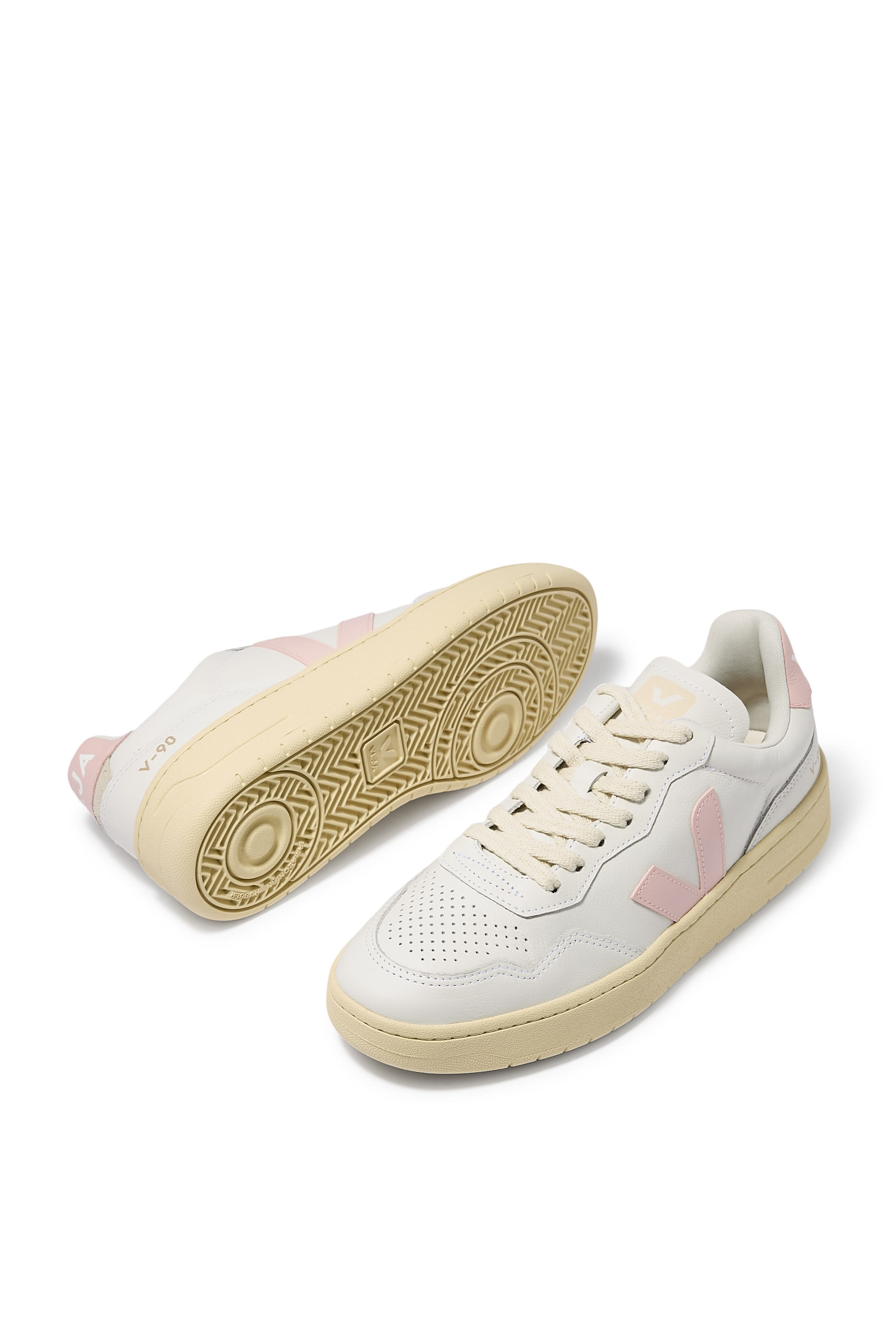 سنيكرز في 90 جلد