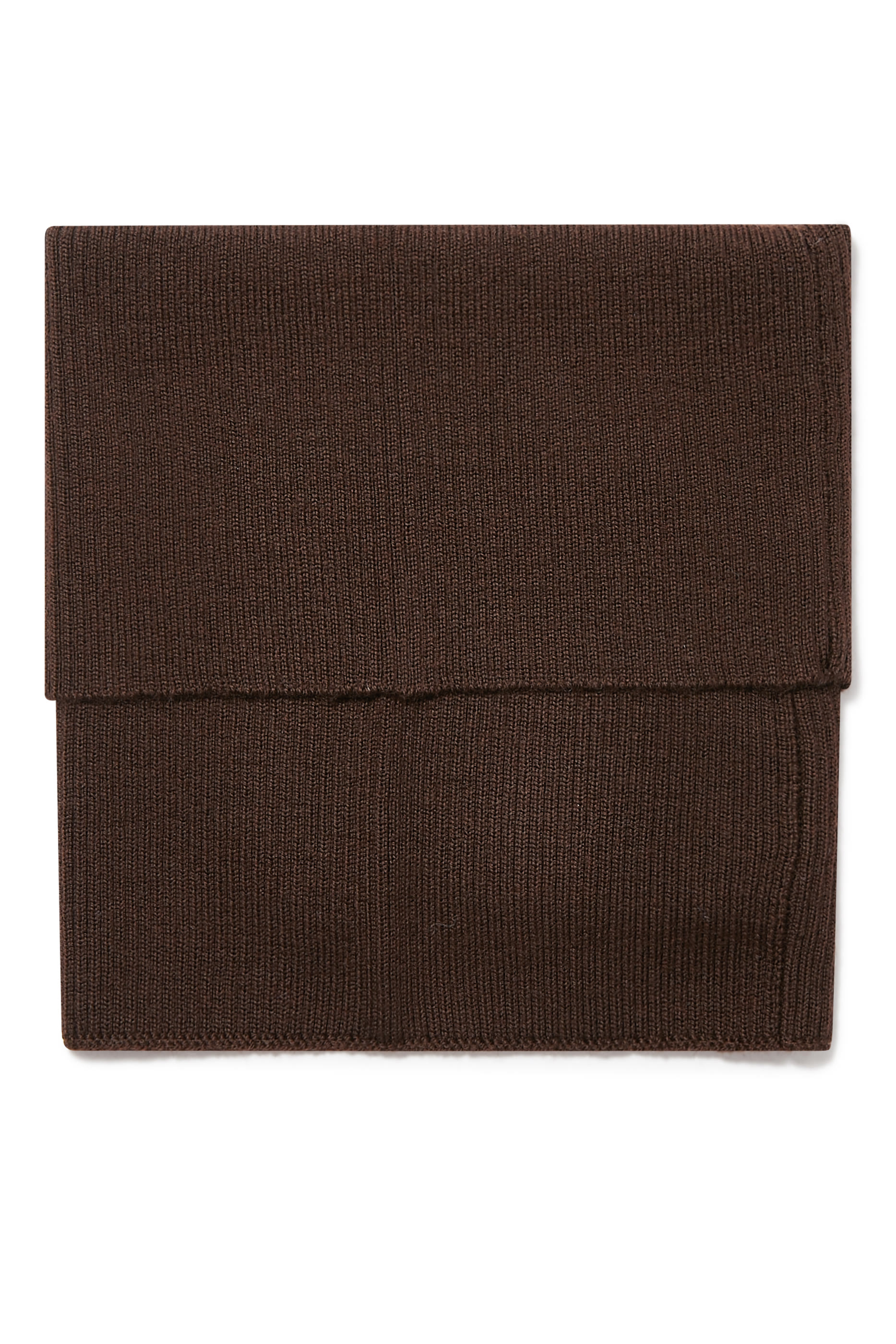 ياقة بتصميم مضلع