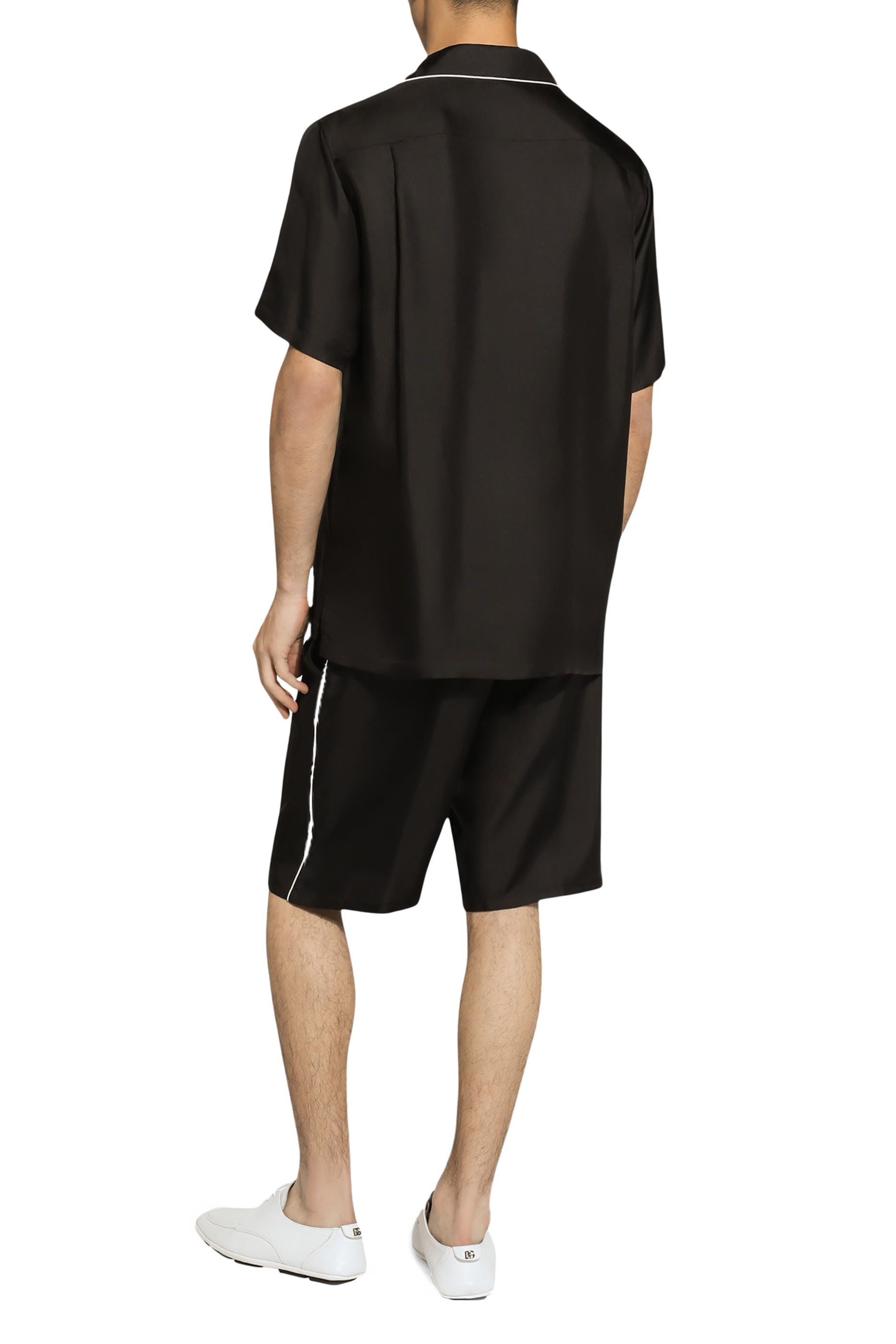 شورت رياضي مطرز حرير