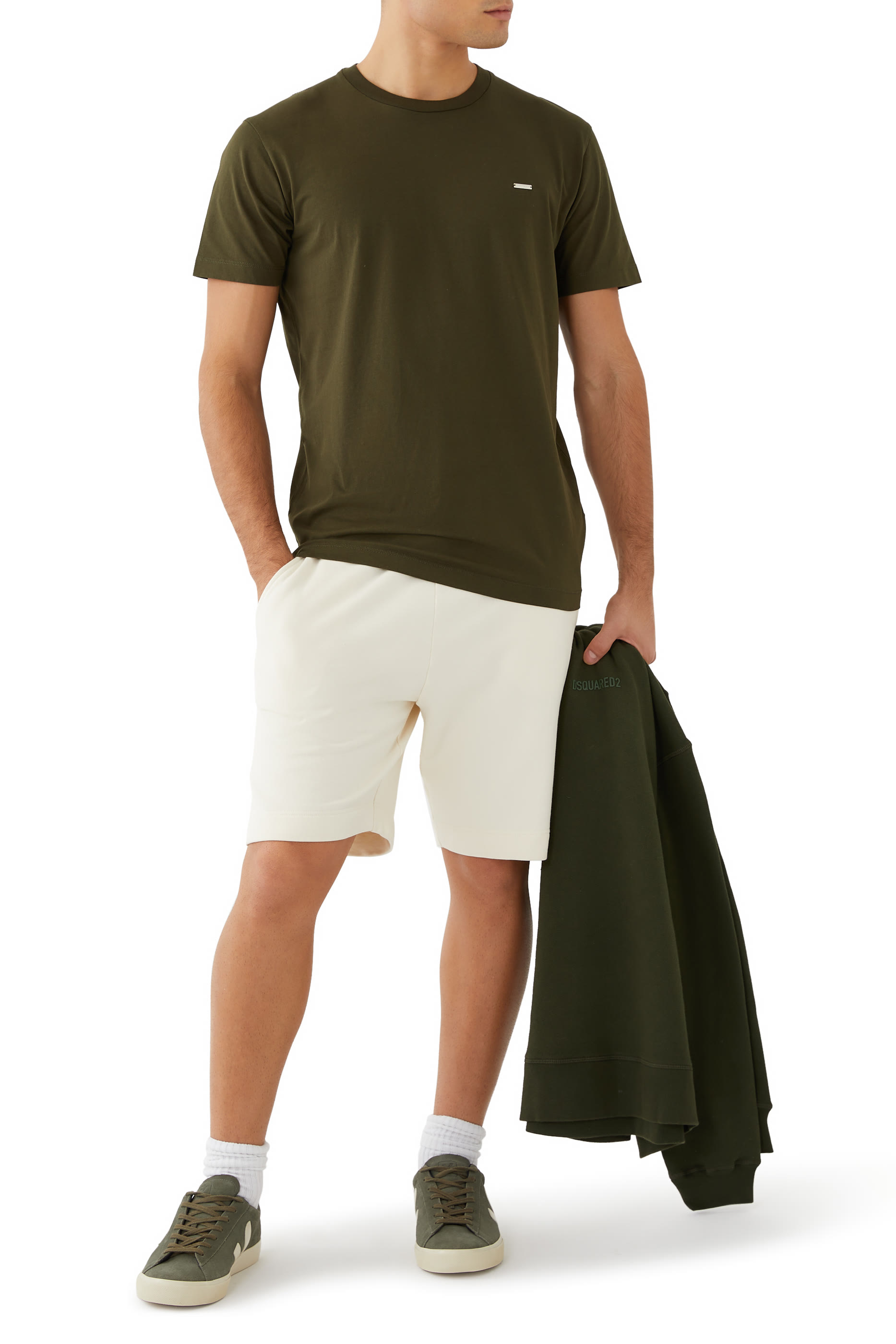 تيشيرت كول فيت بحلية بشعار الماركة