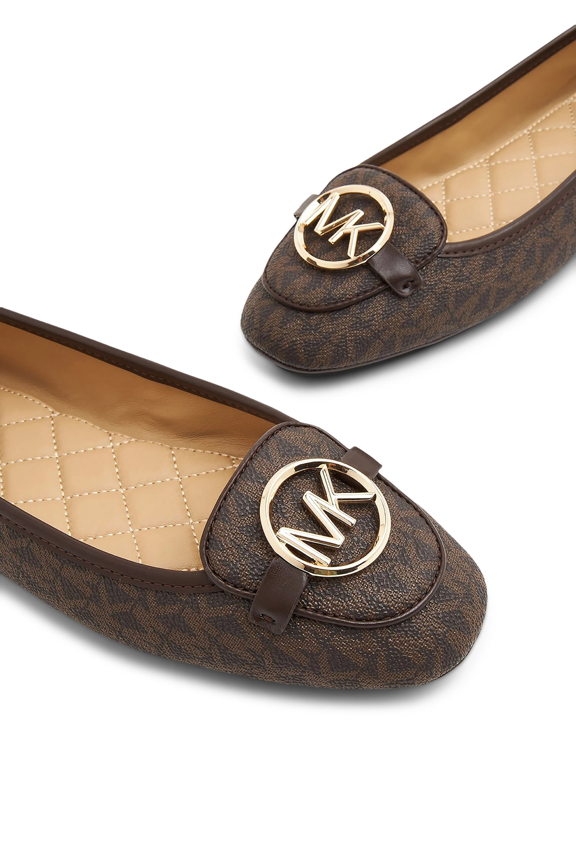 حذاء موكاسين ليلي