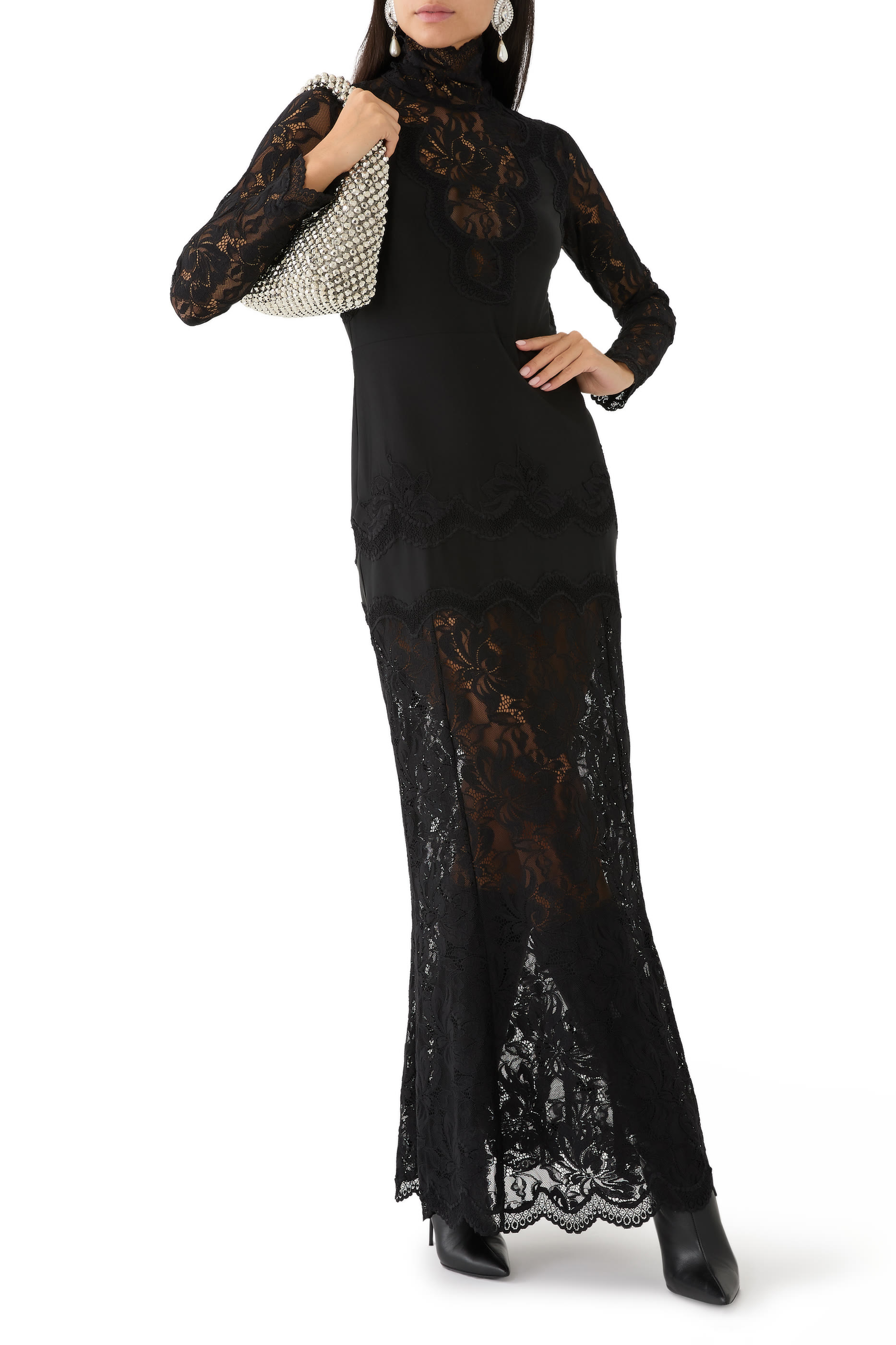 فستان طويل دانتيل وحرسيه