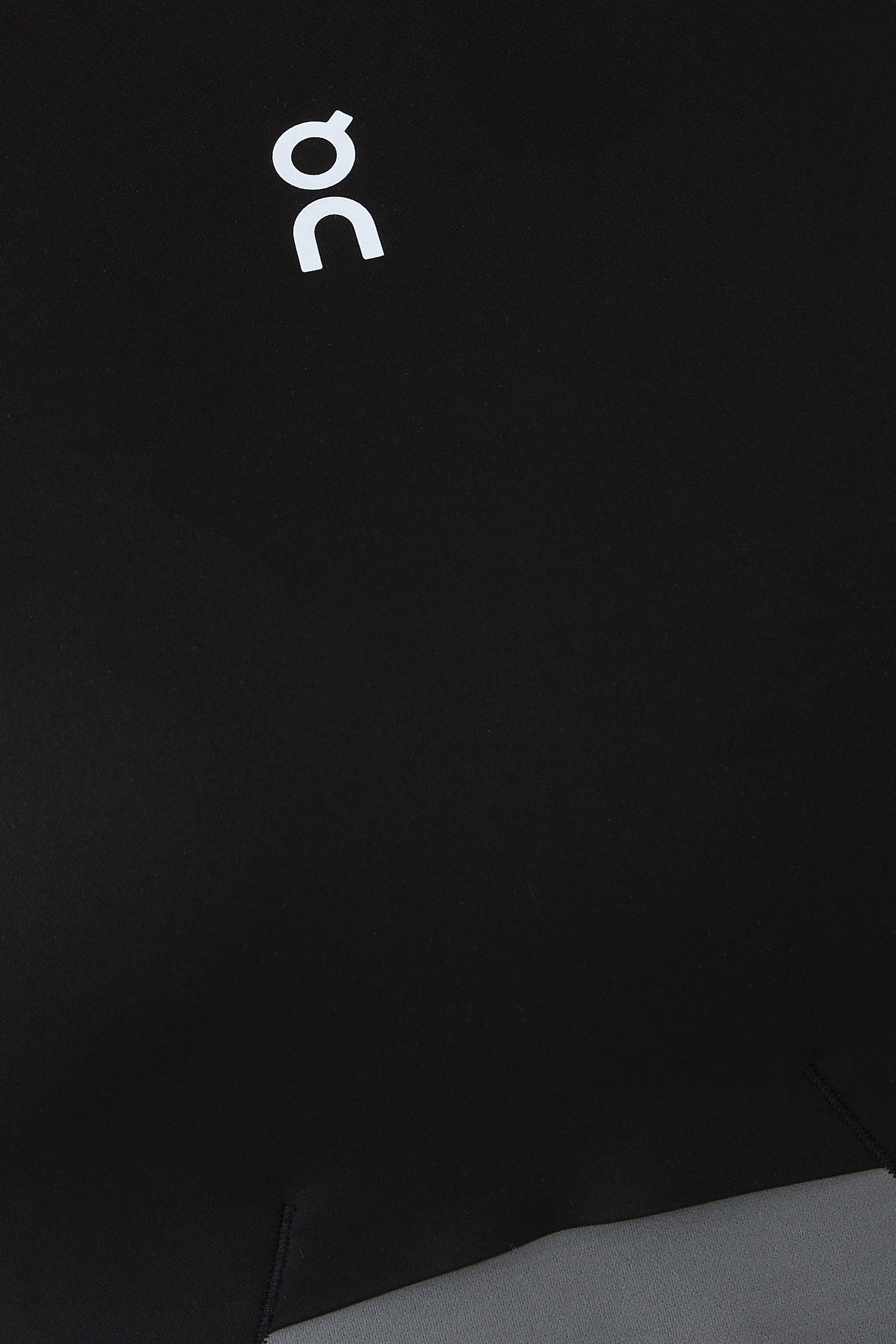 بلوزة رياضية قصيرة 2 في 1&rlm;