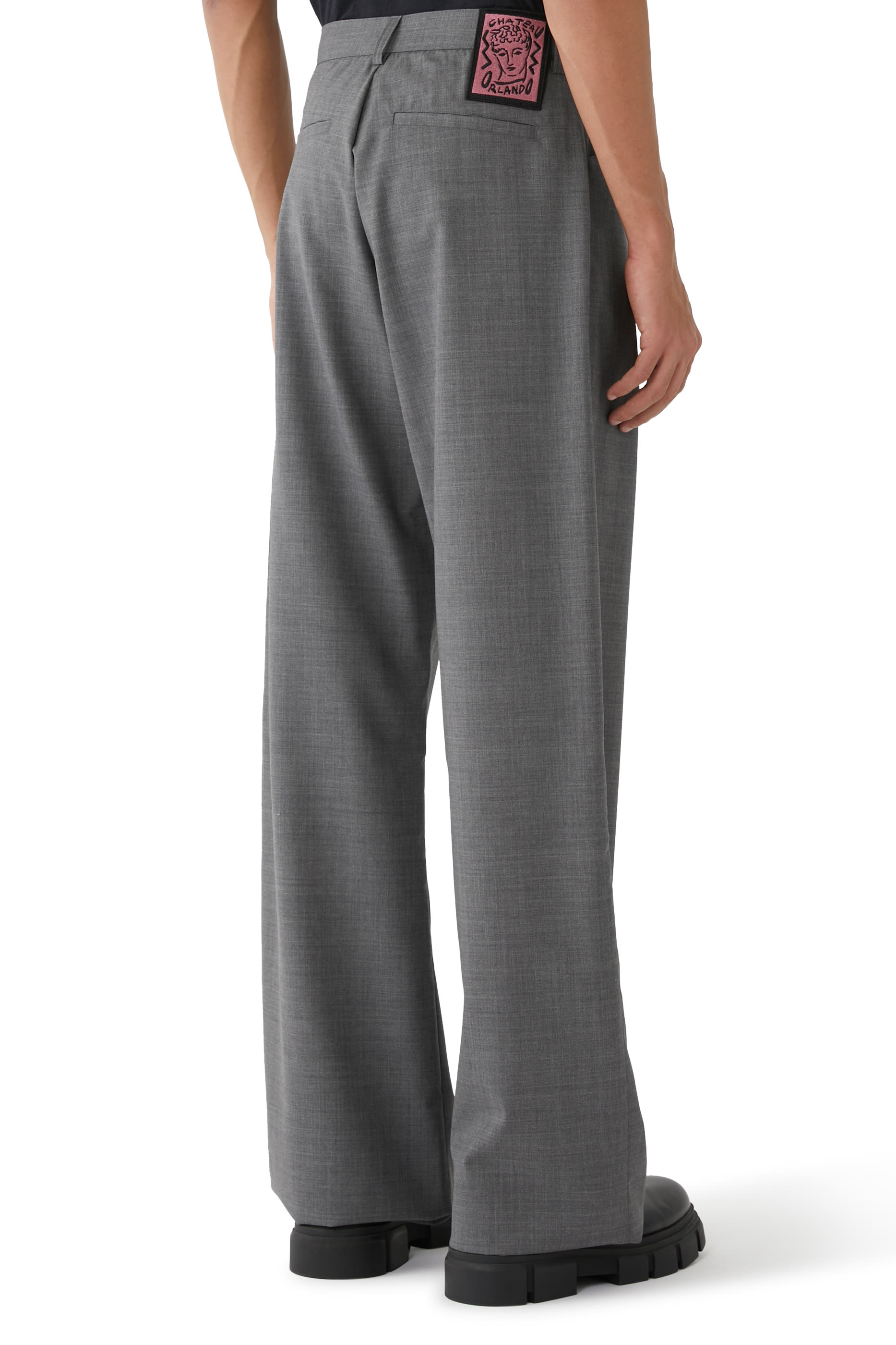 بنطال ويليام