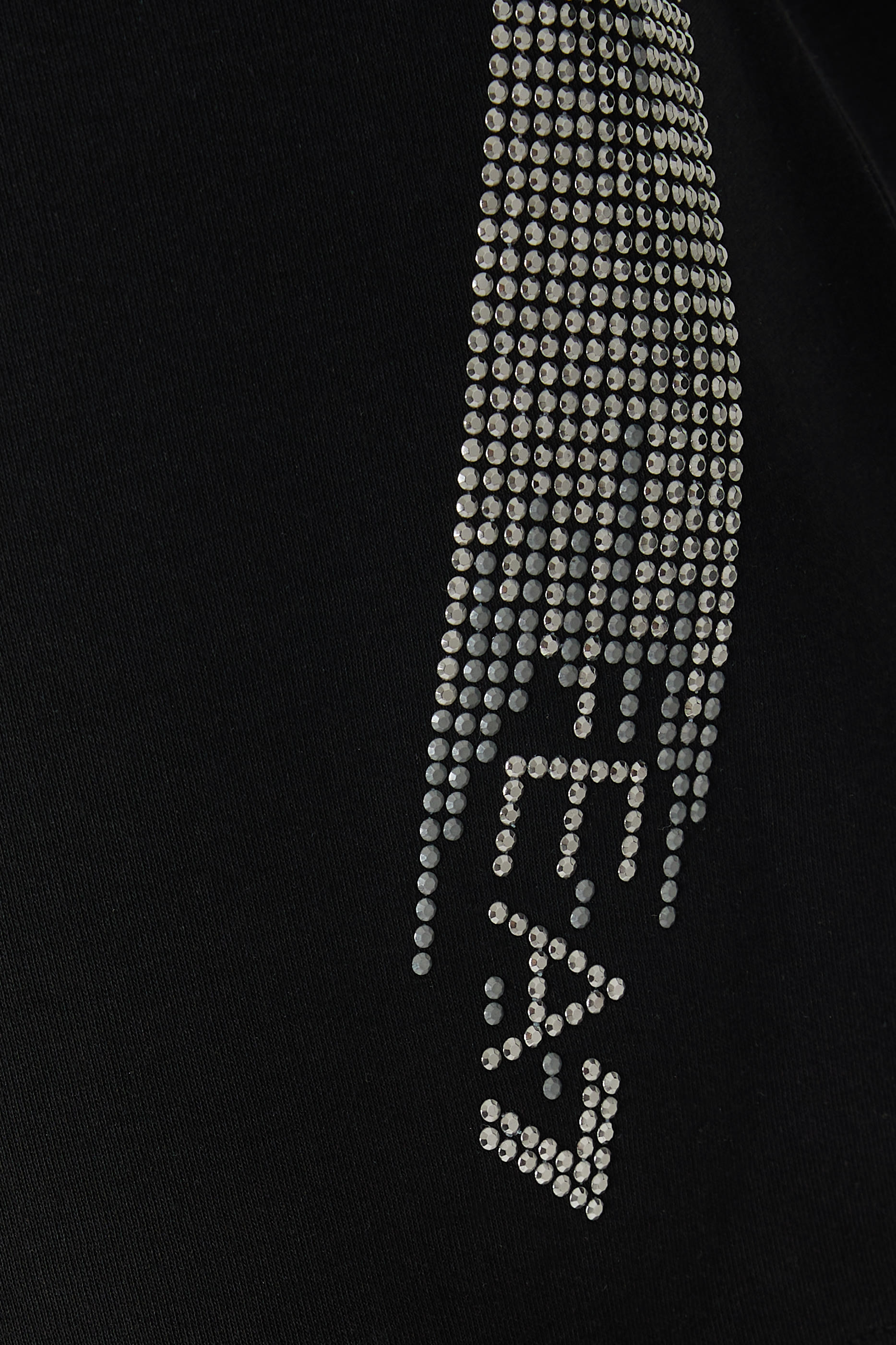 سويت شيرت بطبعة شعار الماركة مطرز بأحجار الراين