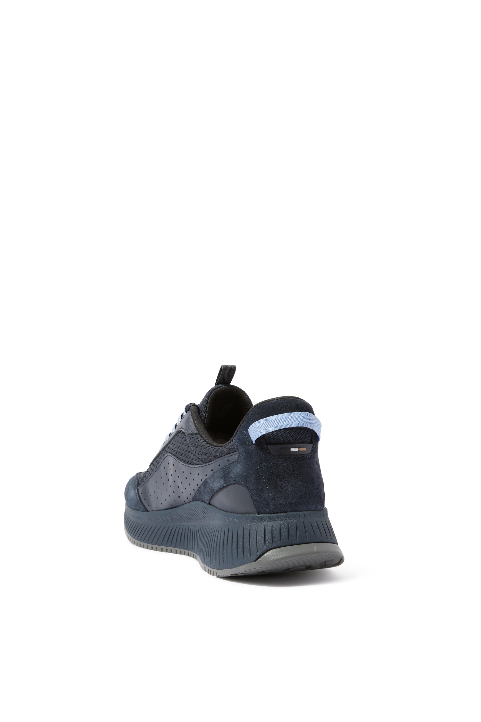 سنيكرز تي تي ان ام اي في او بجزء علوي منسوج