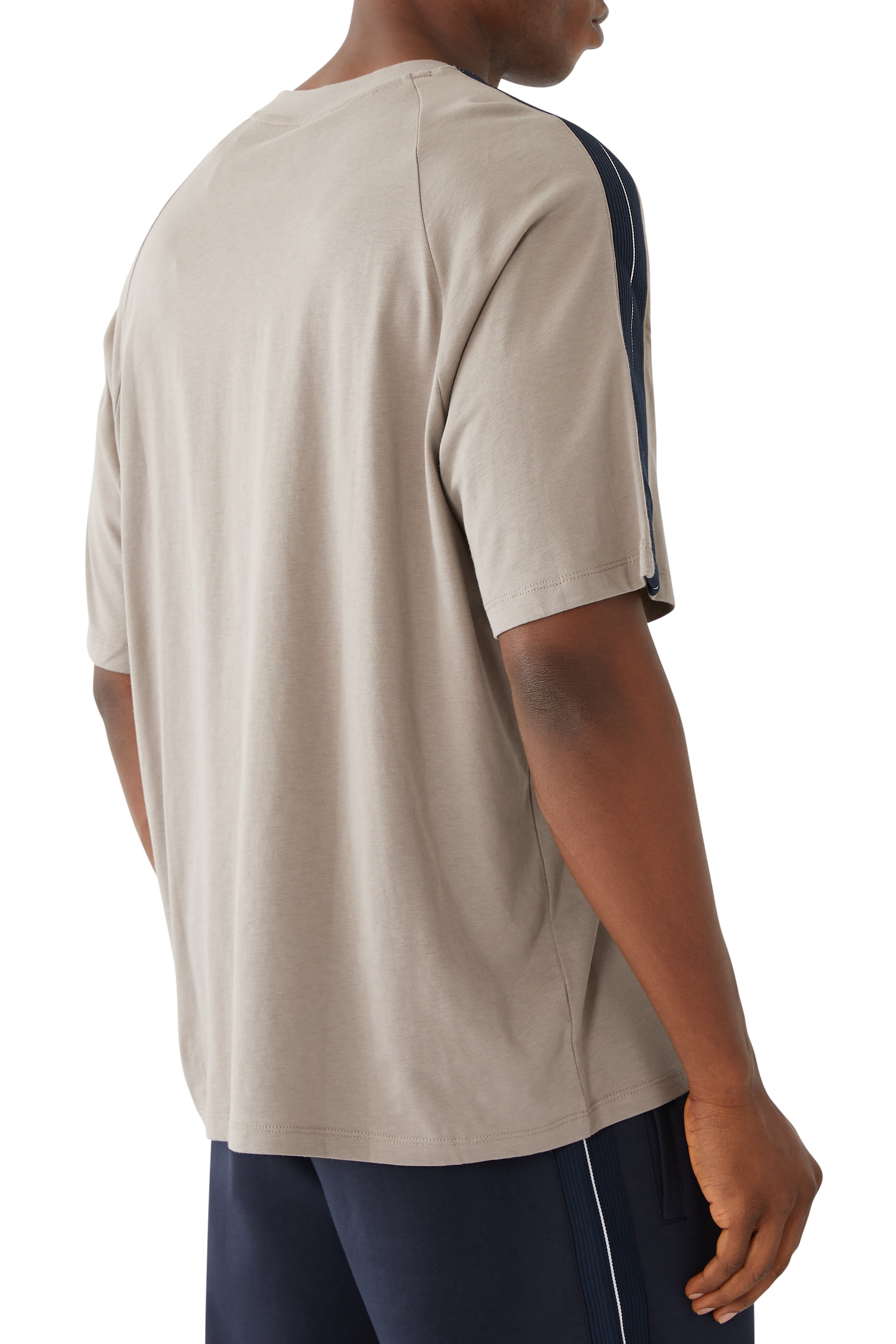 تيشيرت جيمنازيوم بياقة ضيقة