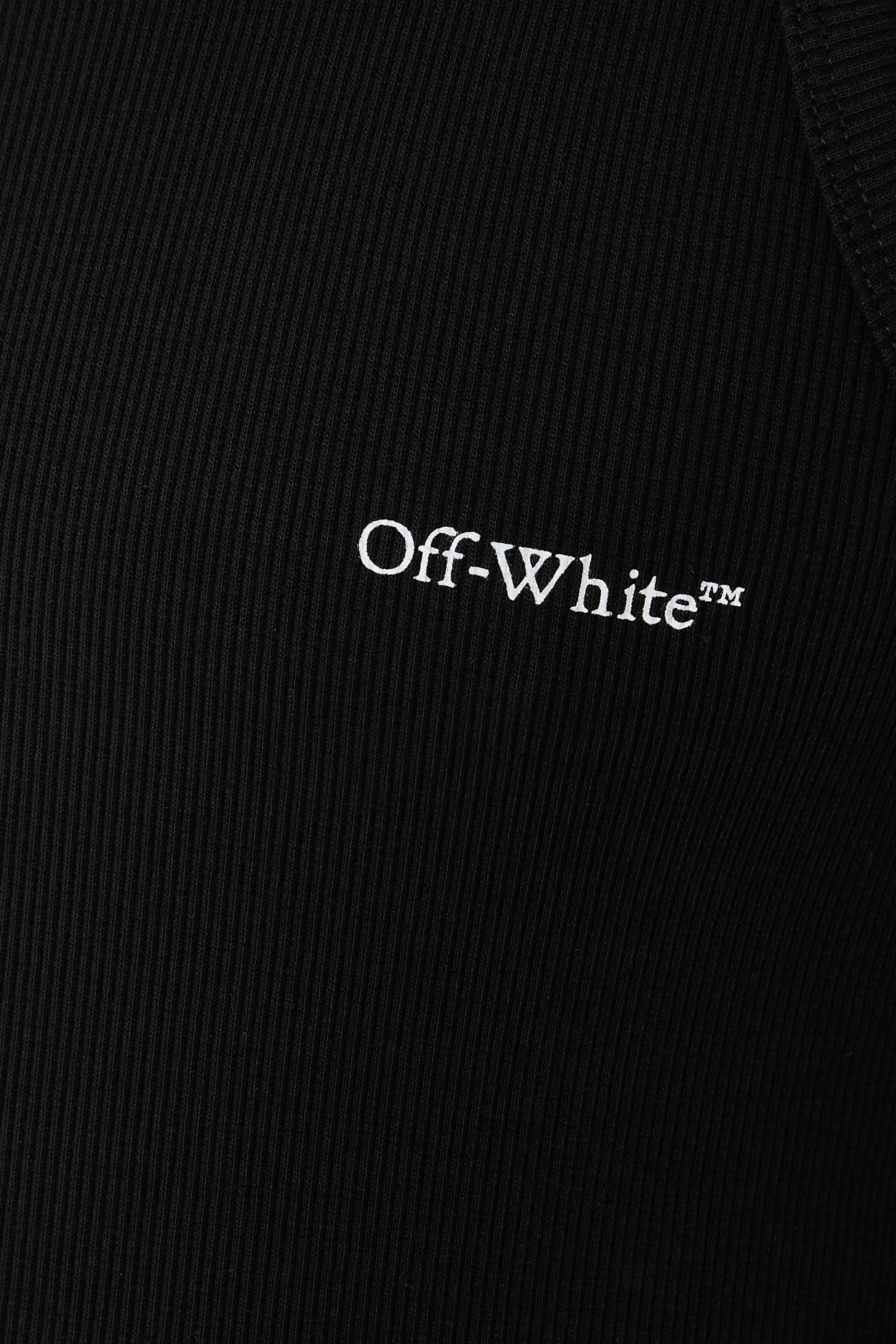 بلوزة بوكيش مضلعة بلا أكمام