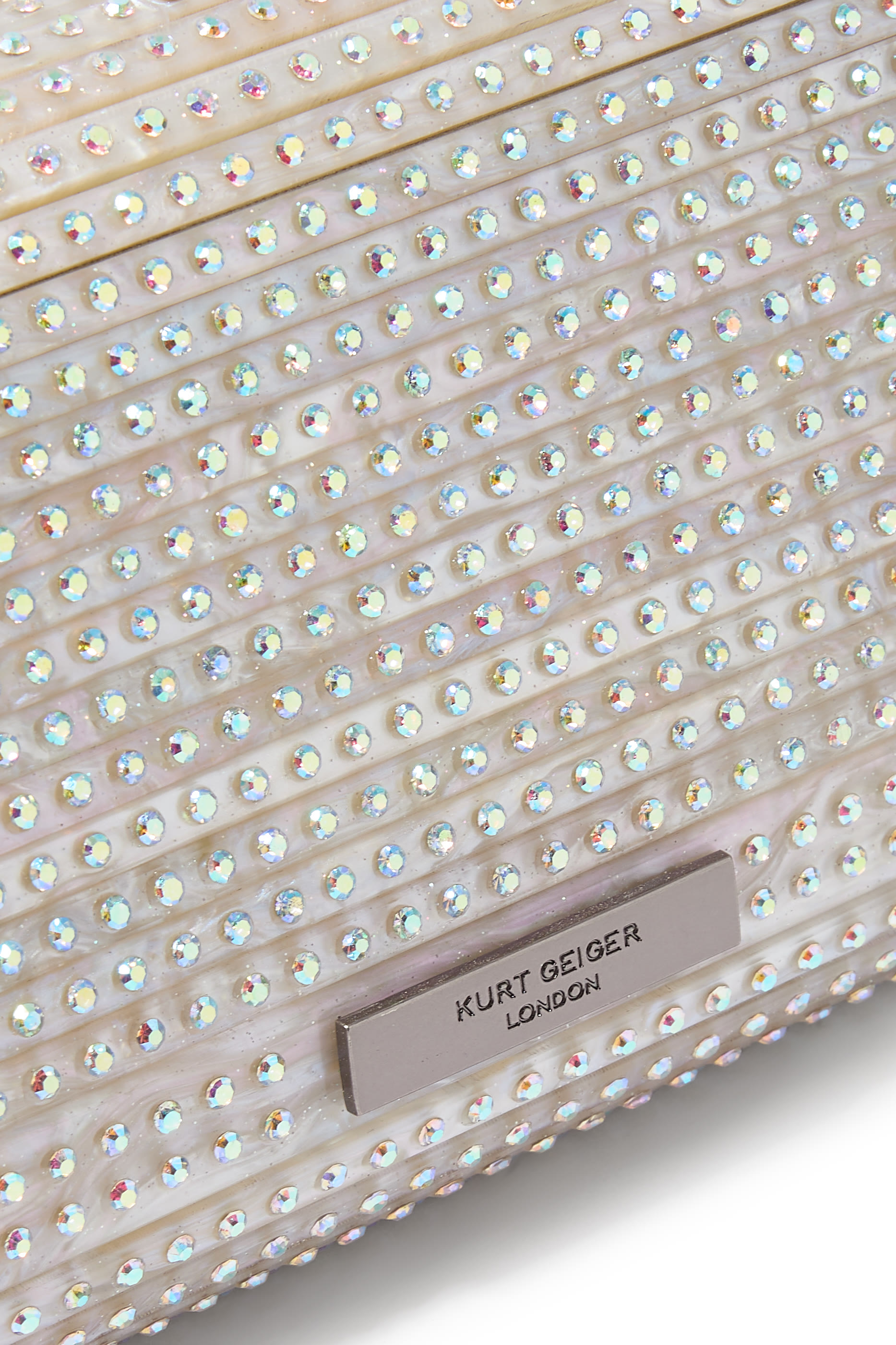 حقيبة سهرة بارتي بشعار الماركة