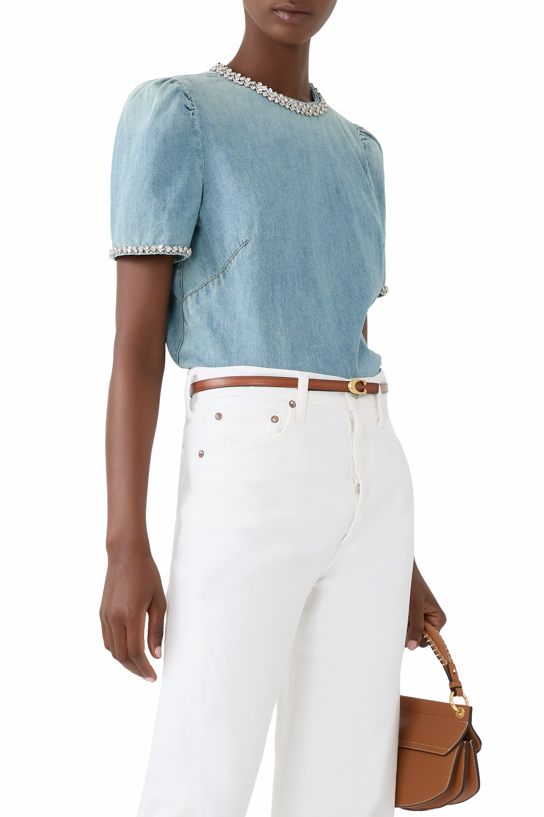 حزام بوجهين وإبزيم بشعار الماركة منحوت على شكل حرف C