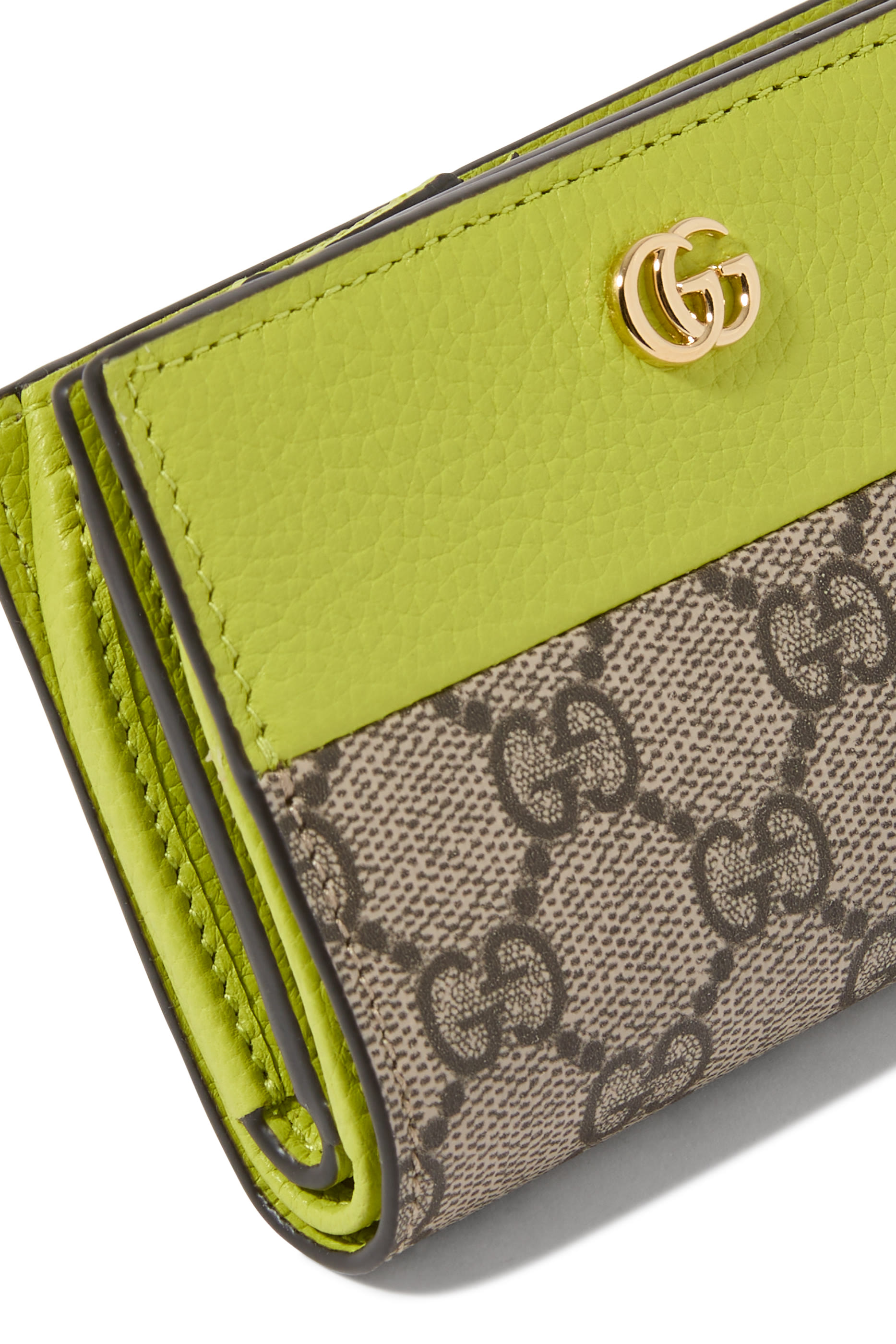 محفظة مارمونت بتصميم حافظة بطاقات بحرفي شعار الماركة