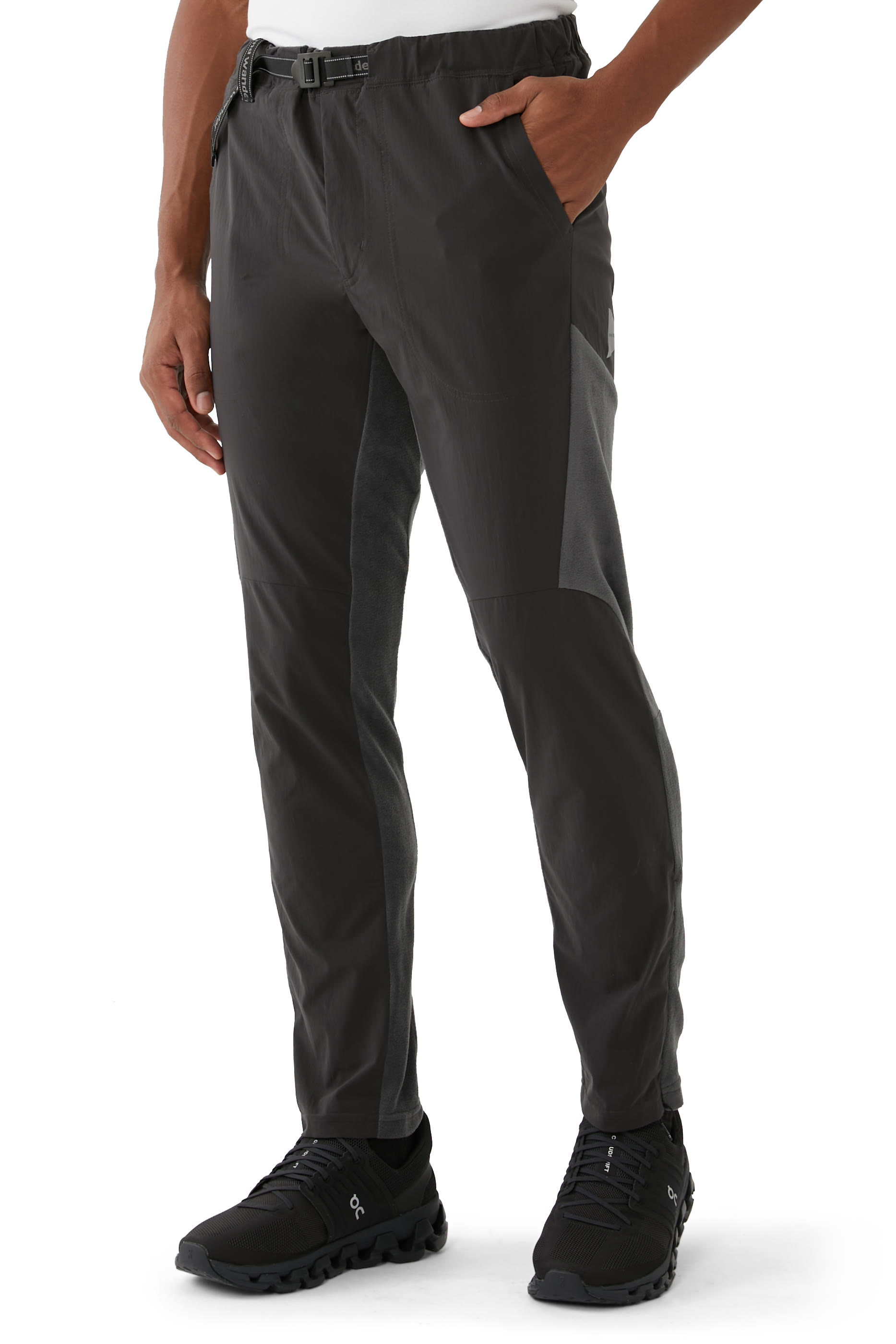 بنطال بقاعدة من صوف