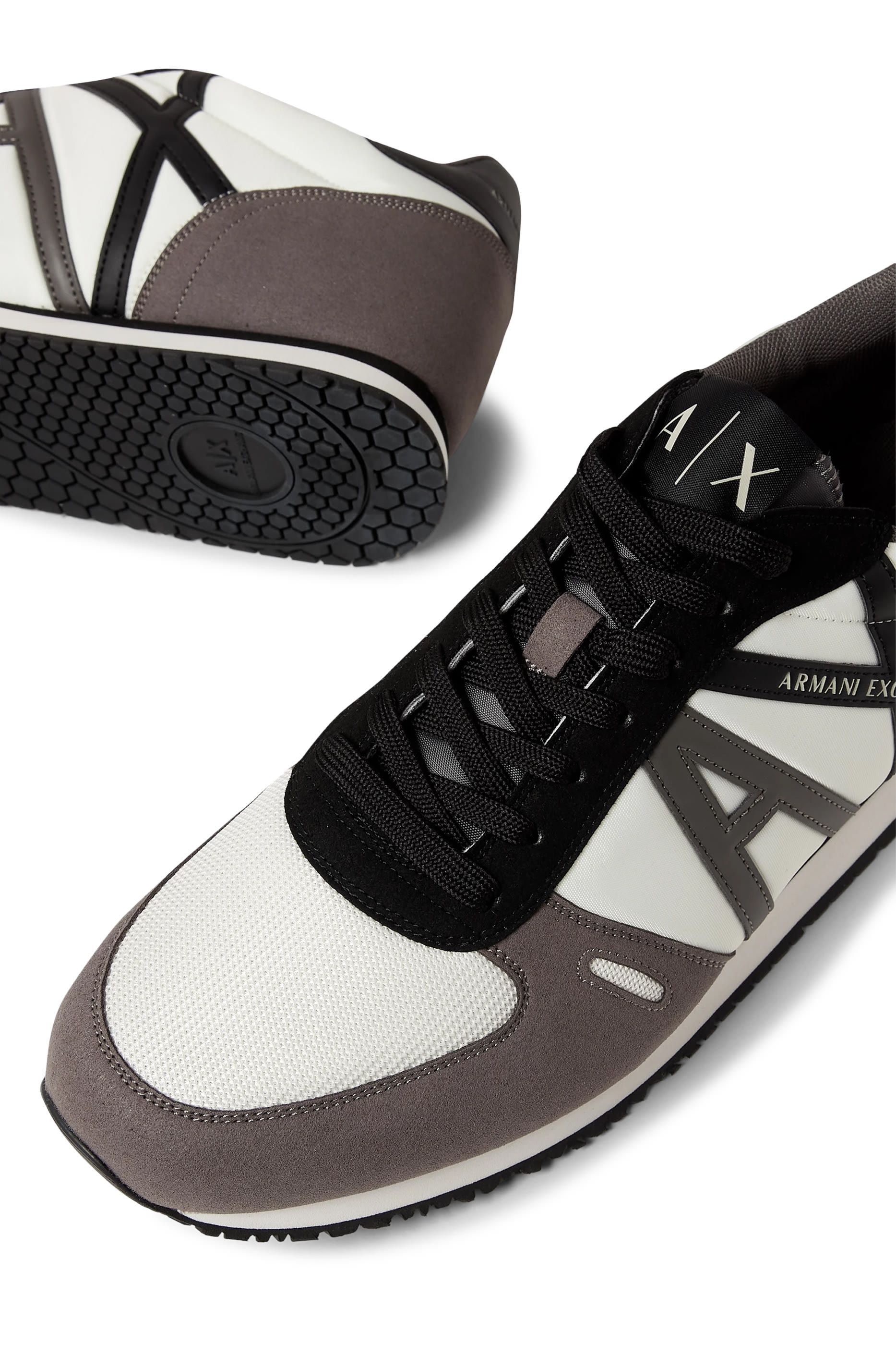 سنيكرز ريو بشعار الماركة