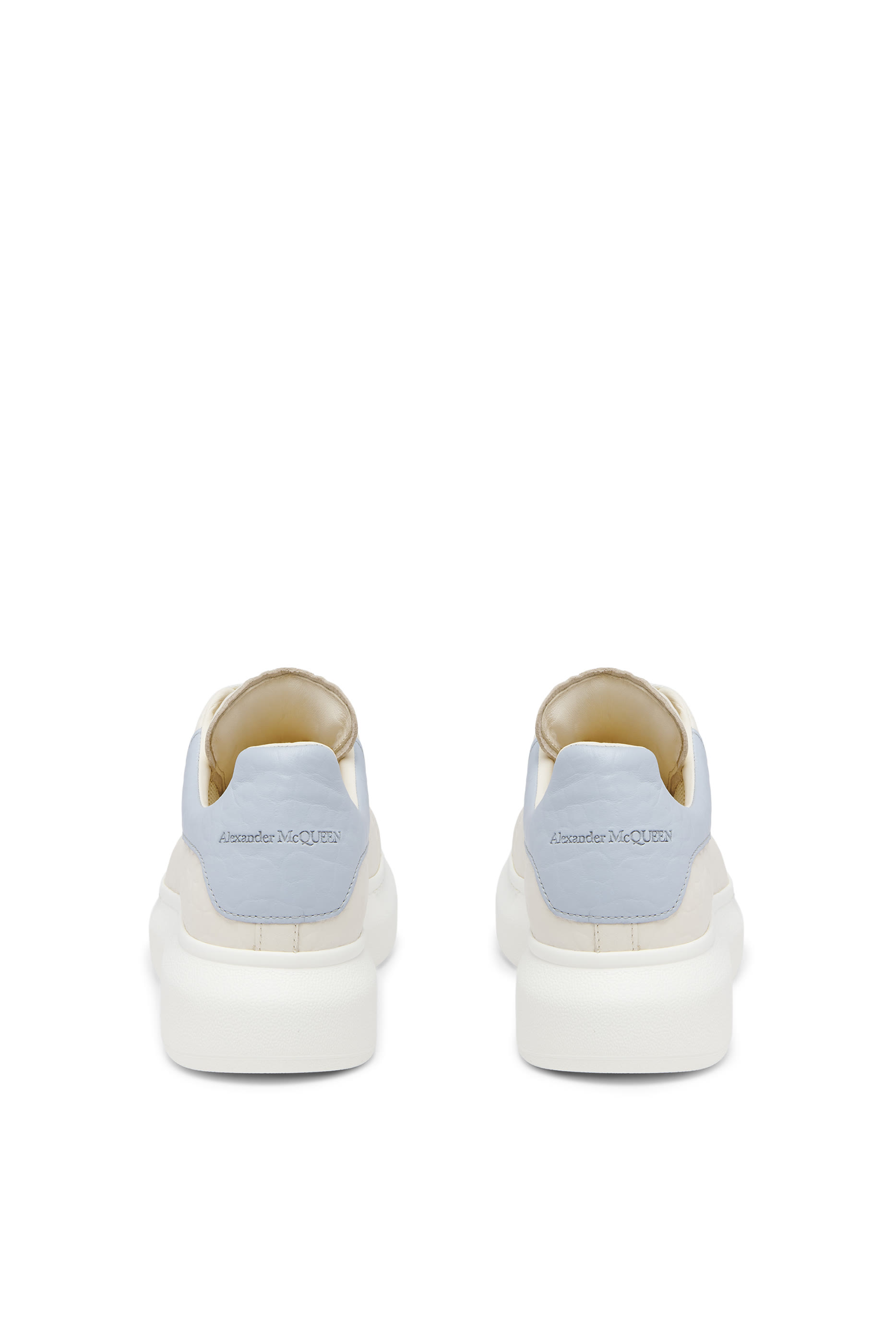 سنكرز بنعل عريض