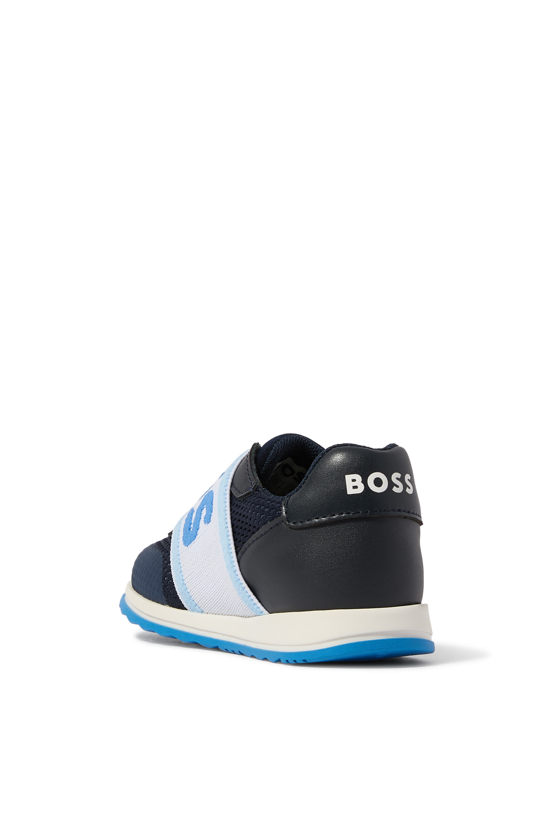 سنيكرز بشعار الماركة للأطفال