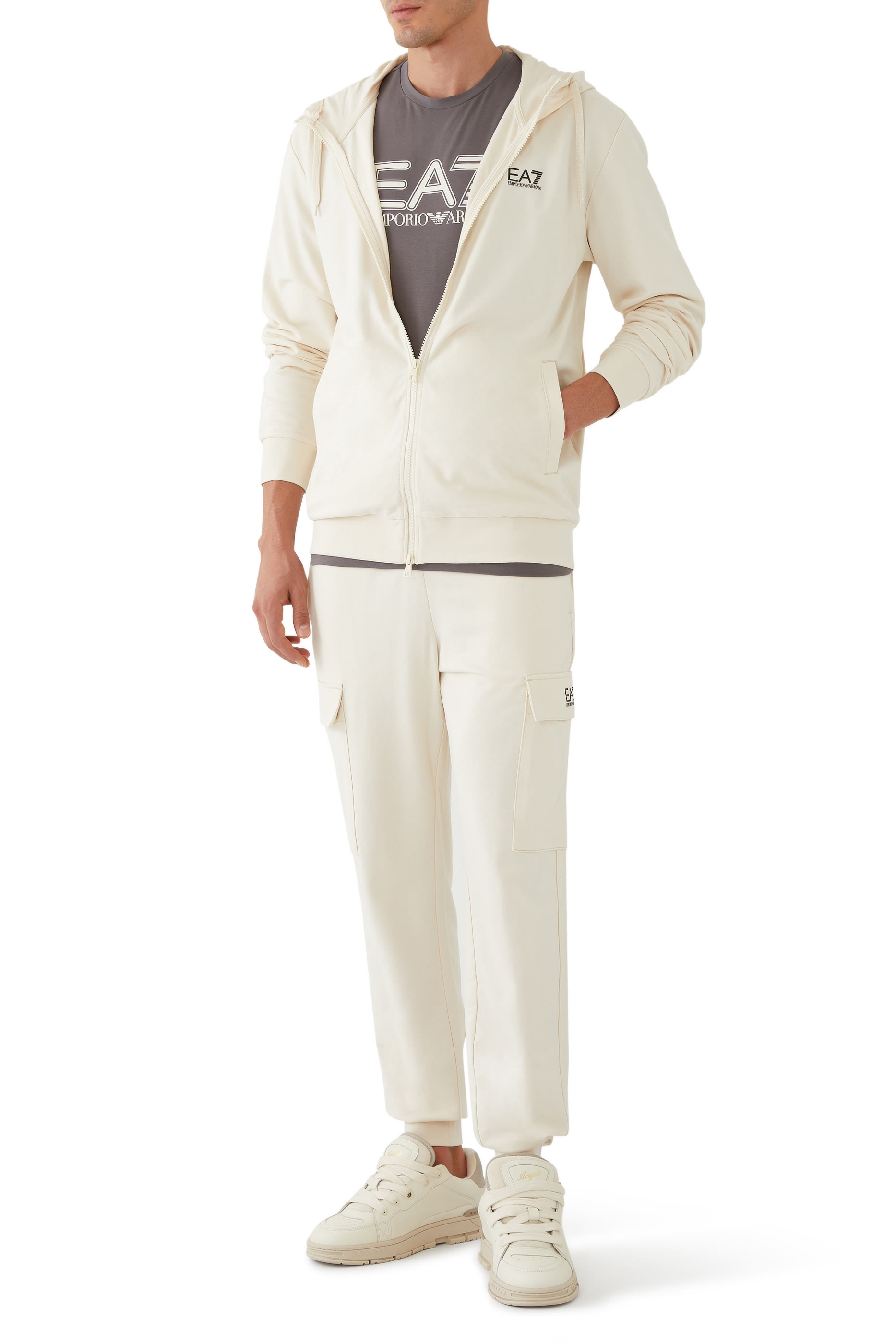 هودي بسحاب وشعار الماركة قطن