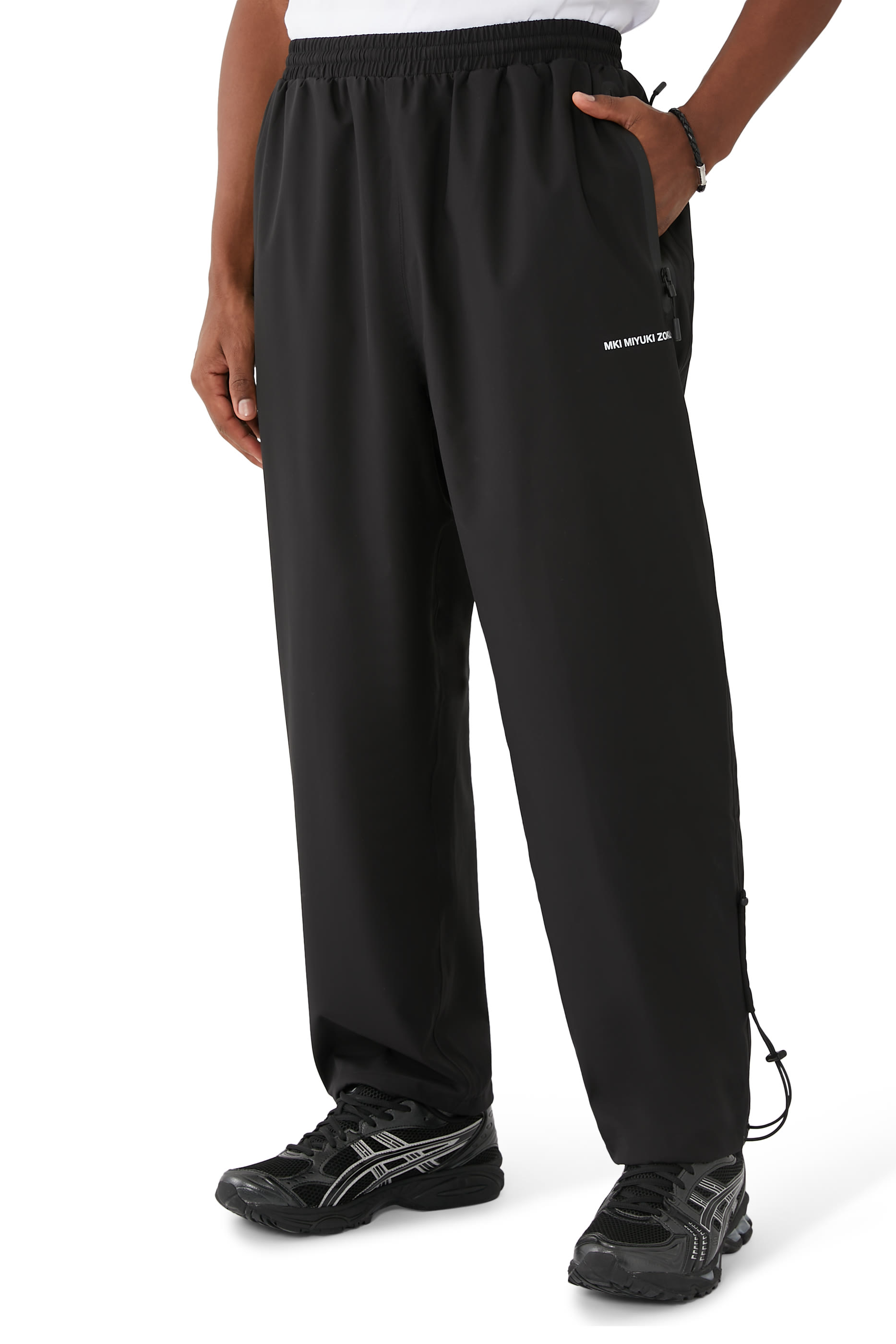 بنطال رياضي في 2 شل