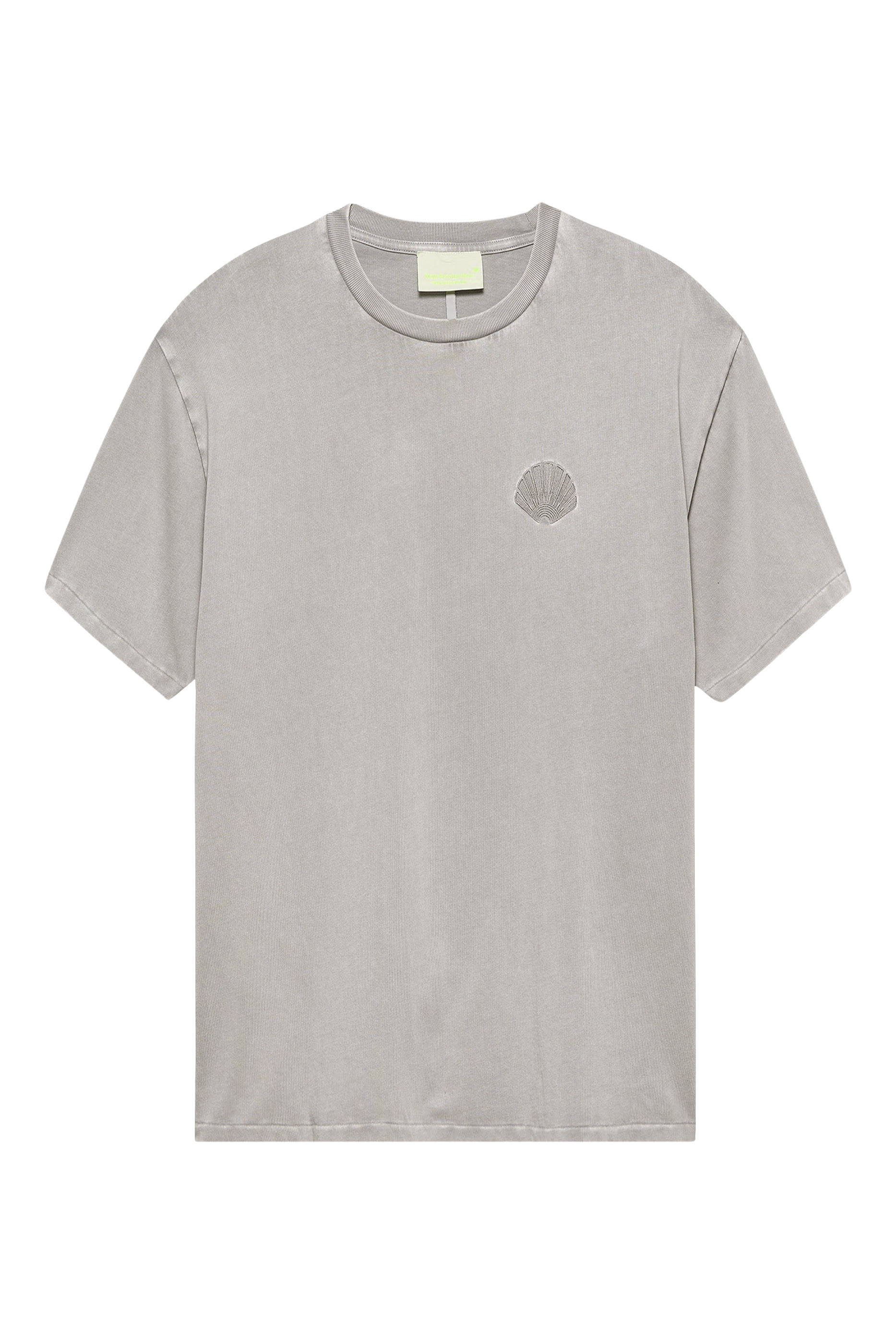 تيشيرت بشعار الماركة