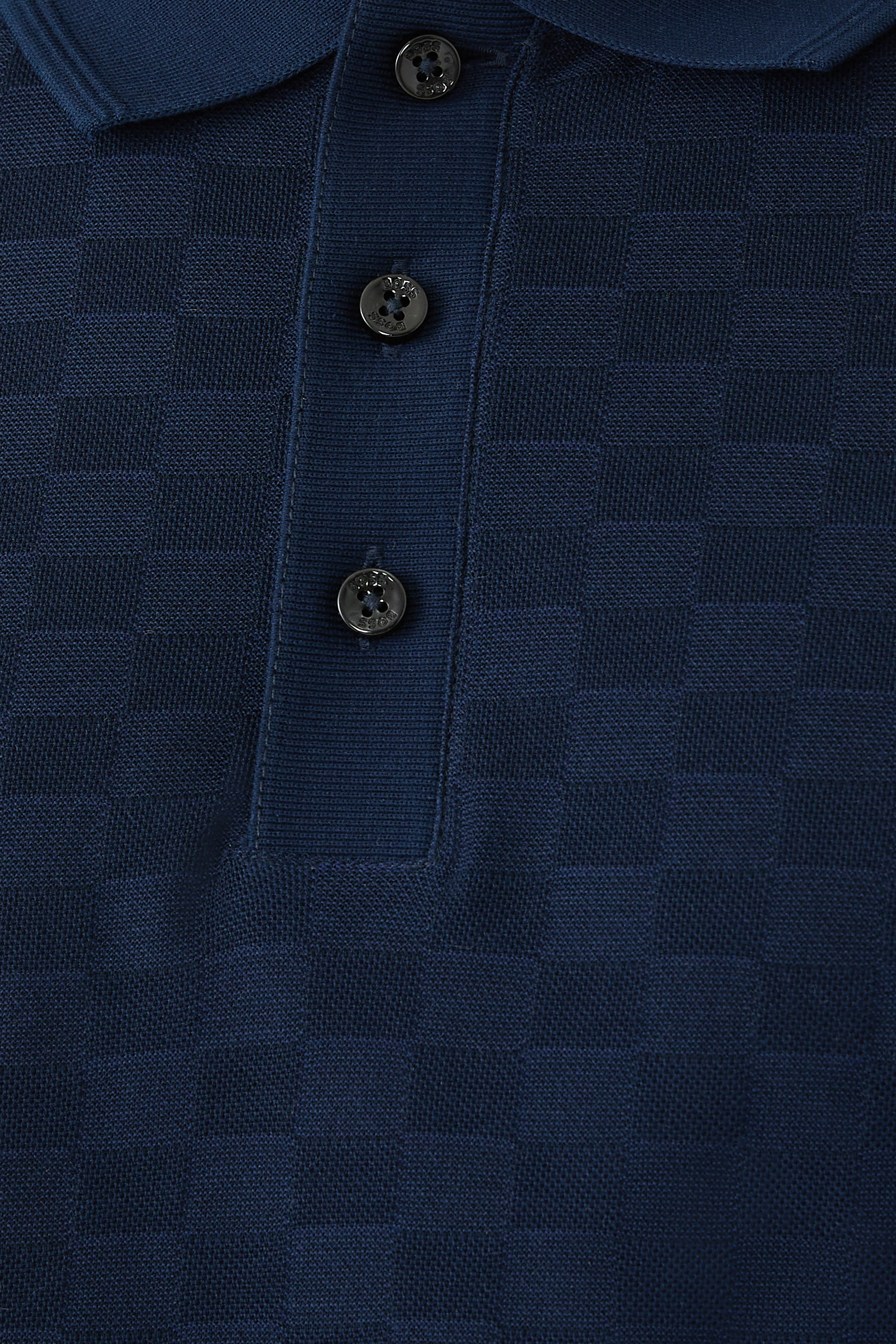 قميص بولو بأكمام قصيرة