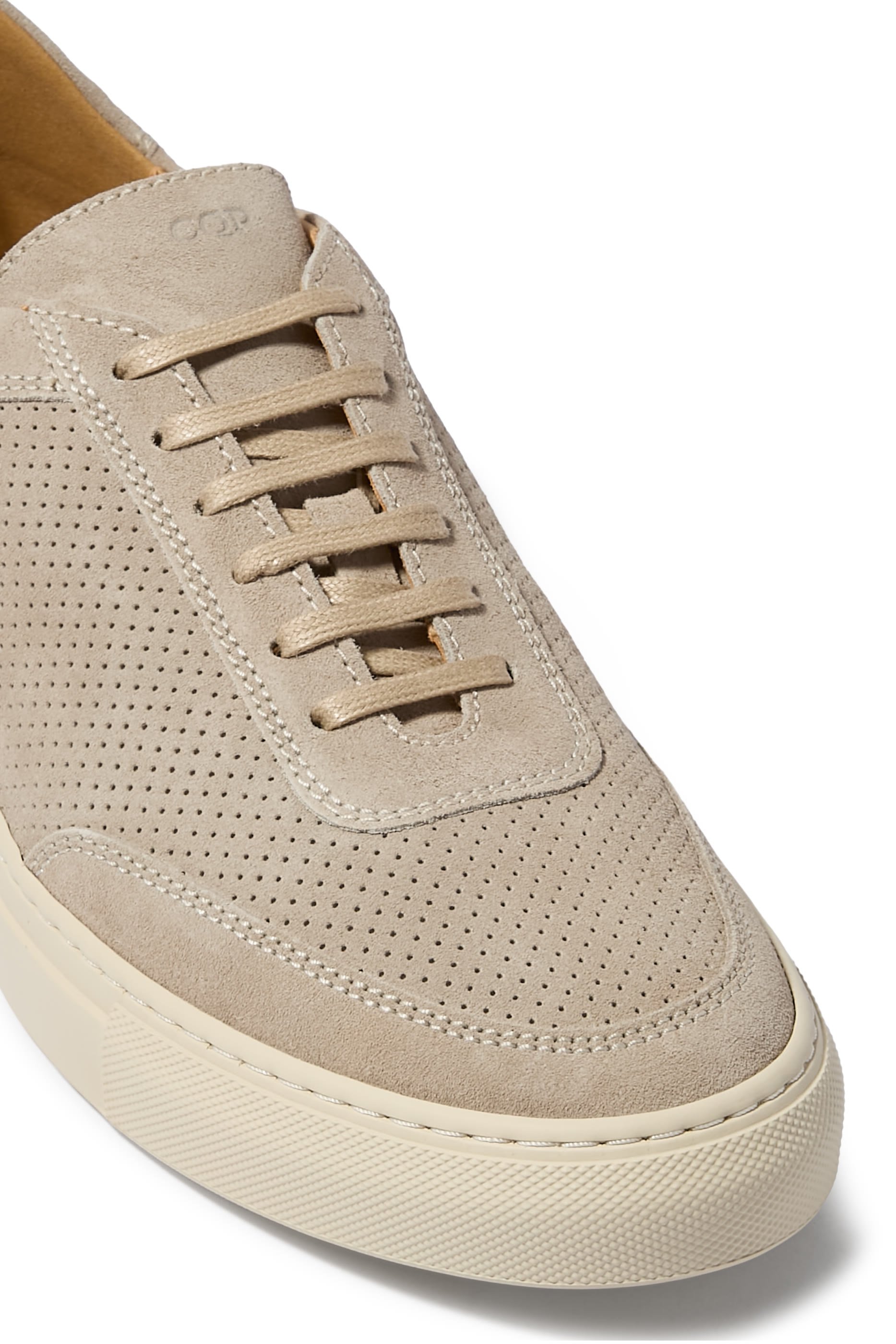 سنيكرز أتريوم