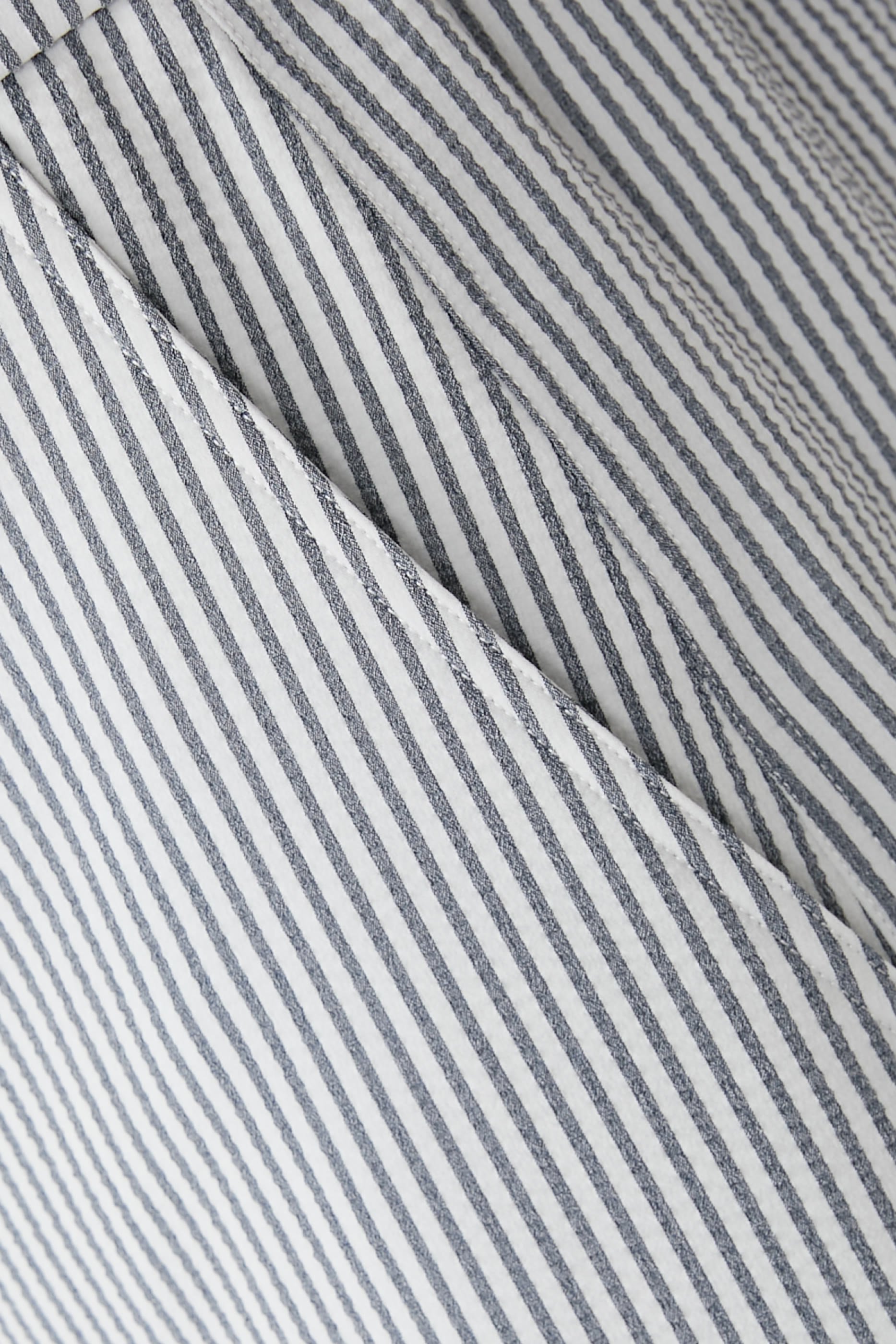 شورت سباحة ميدنايت مخطط