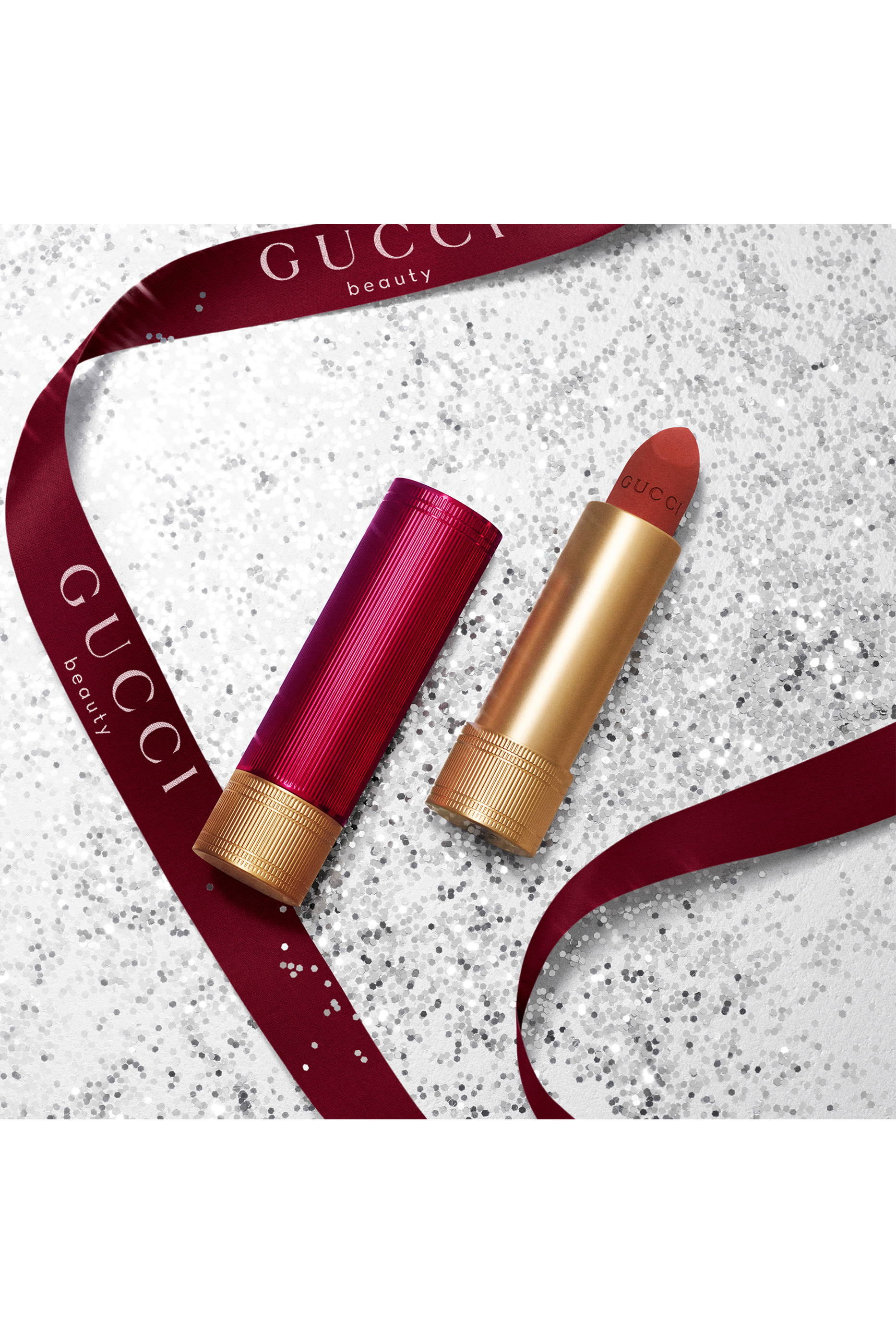 أحمر شفاه روج آ ليفر مخملي، بإصدار محدود