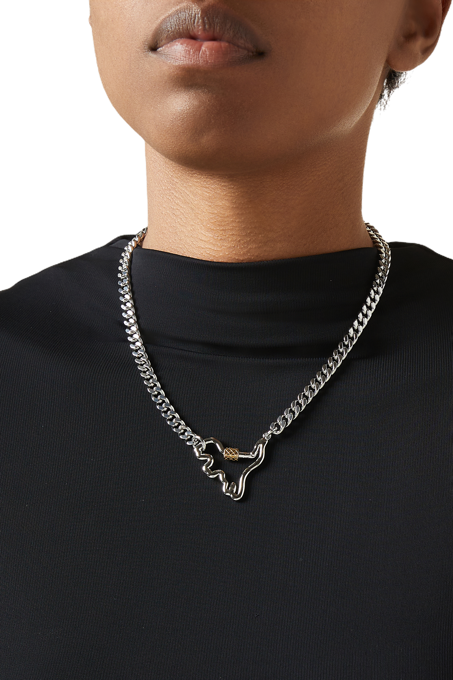 قلادة كارابينر ريكس بحلية بشعار الماركة، معدن