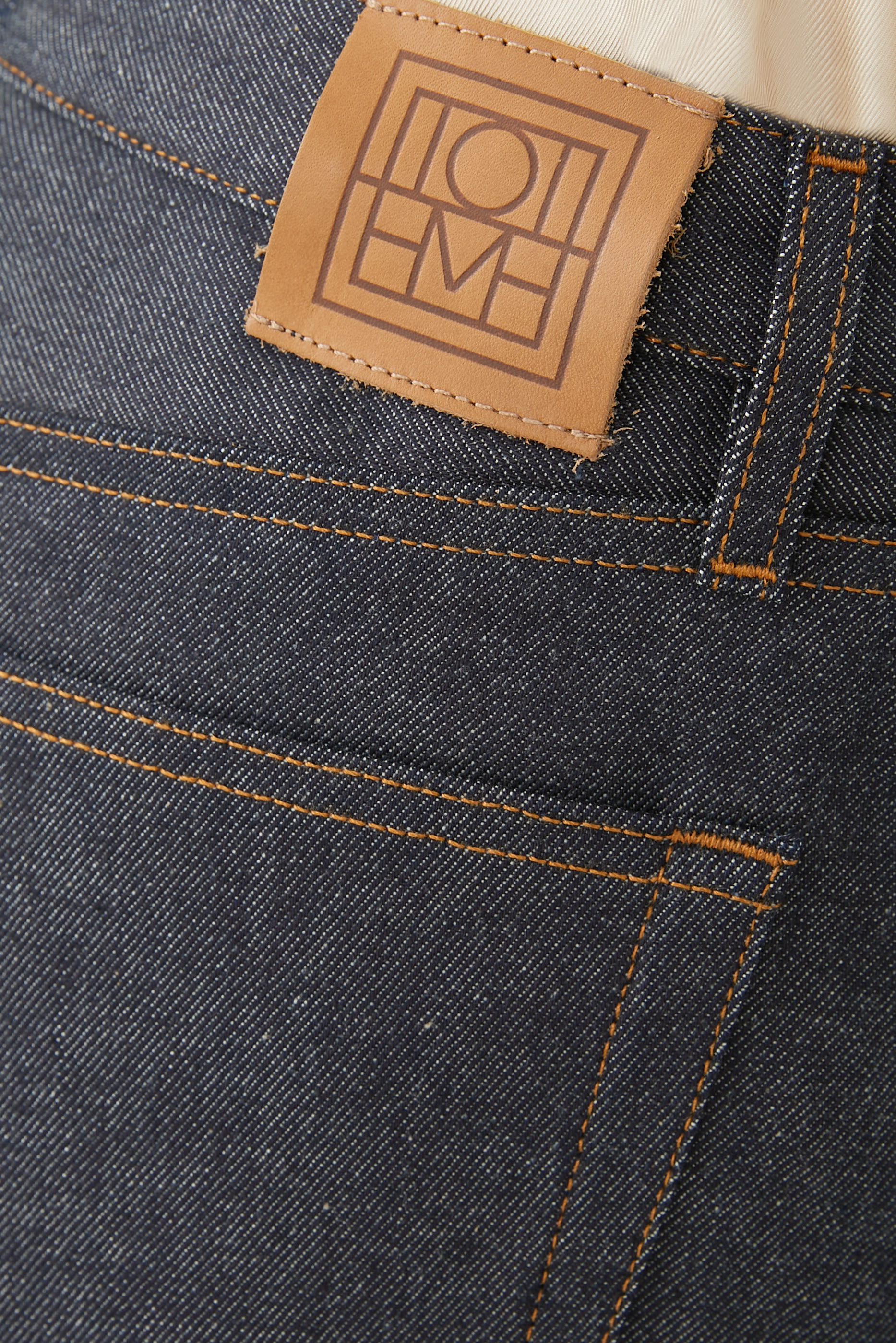 بنطال بحياكة ملفوفة