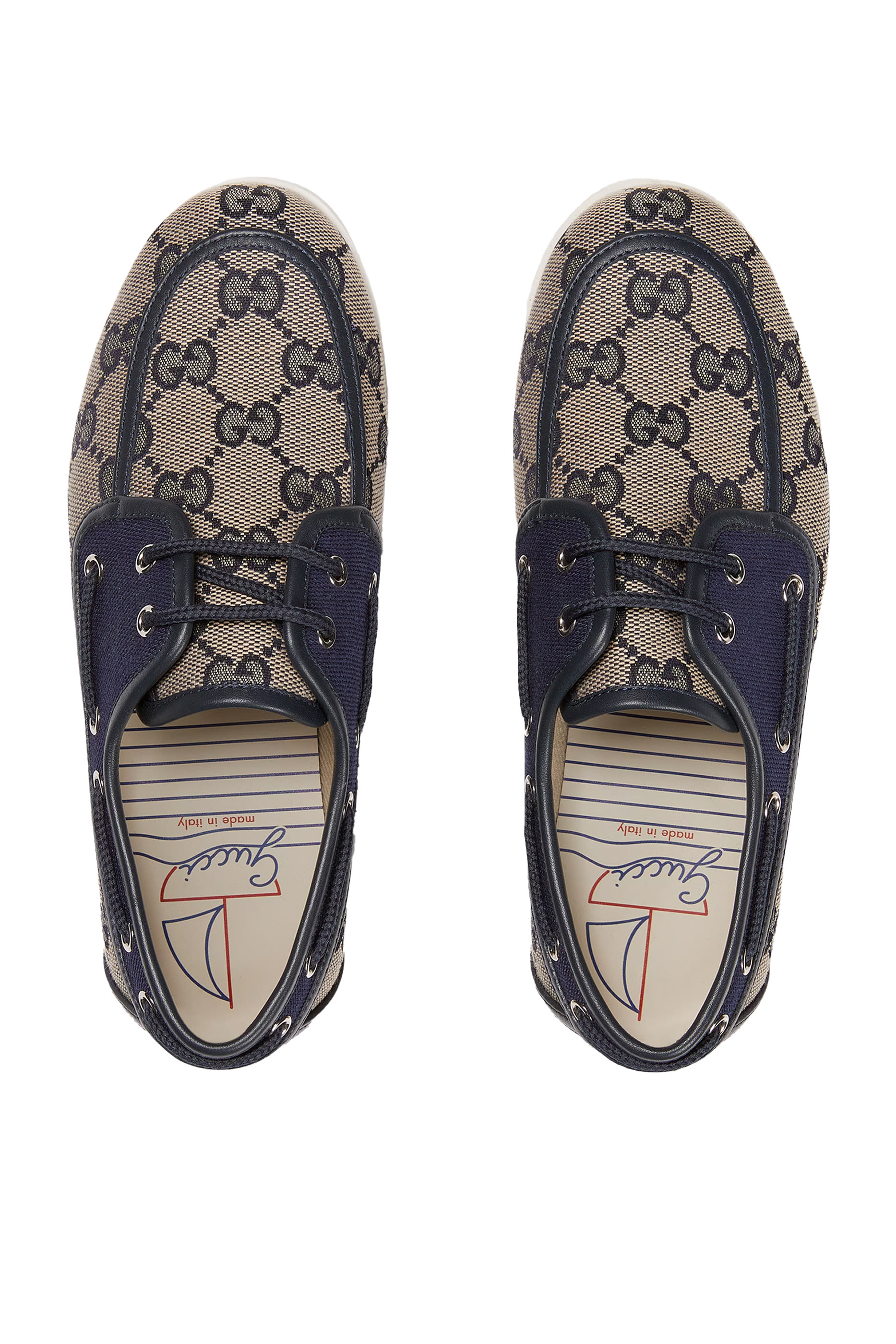 حذاء برباط وشعار الماركة للأطفال