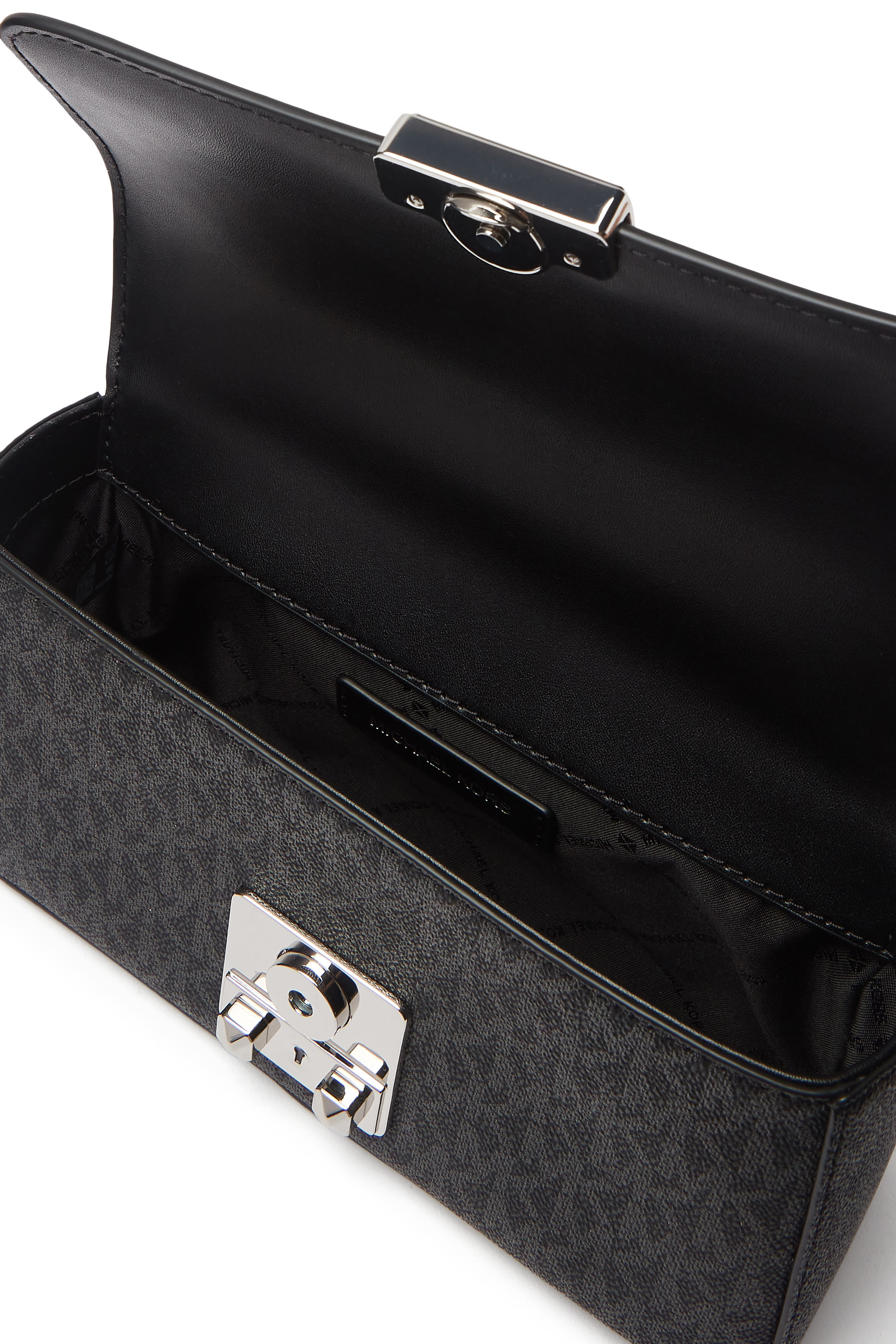 حقيبة جيت سيت كروس منسوجة كبيرة بشعار الماركة