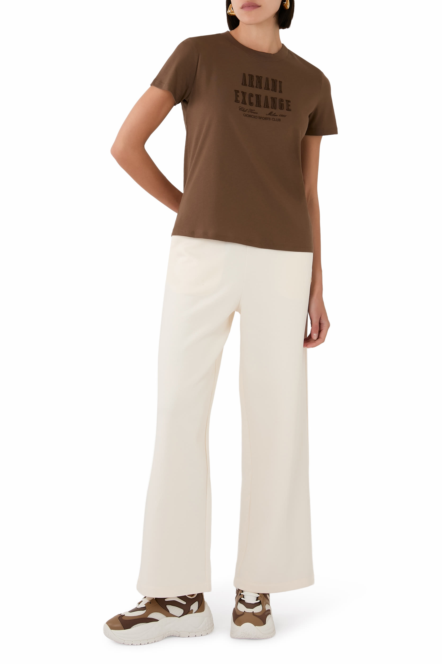 تيشيرت كلوب هاوس بشعار الماركة