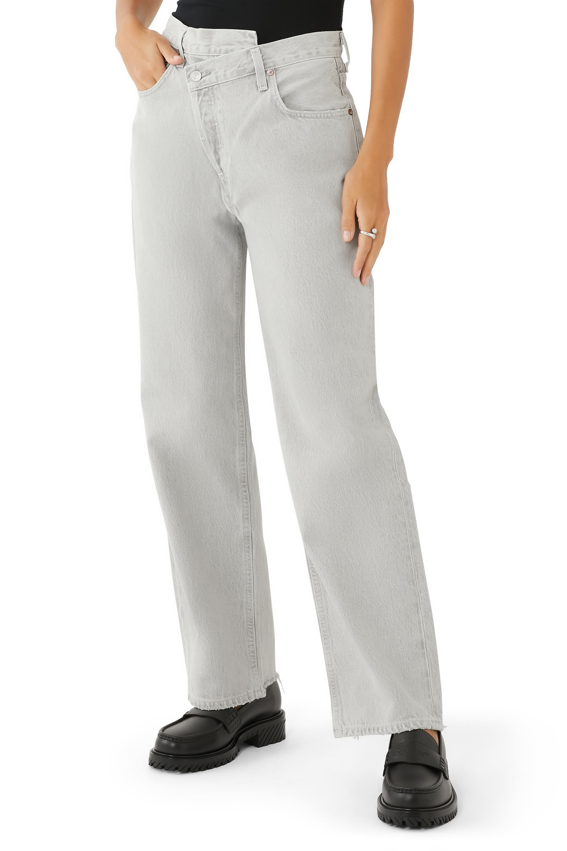 بنطال جينز بخصر متقاطع