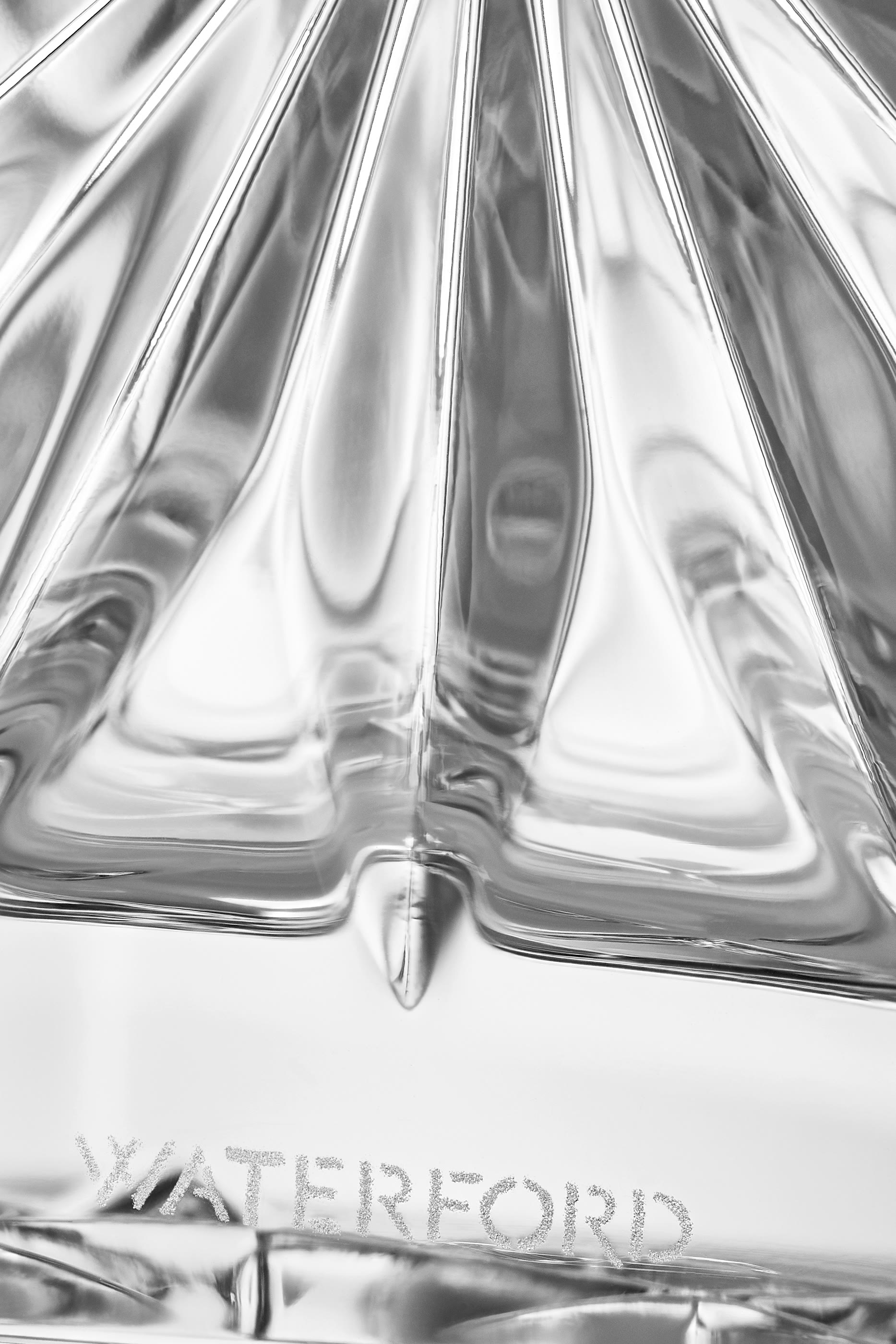 زجاجة ليسمور بتصميم مربع