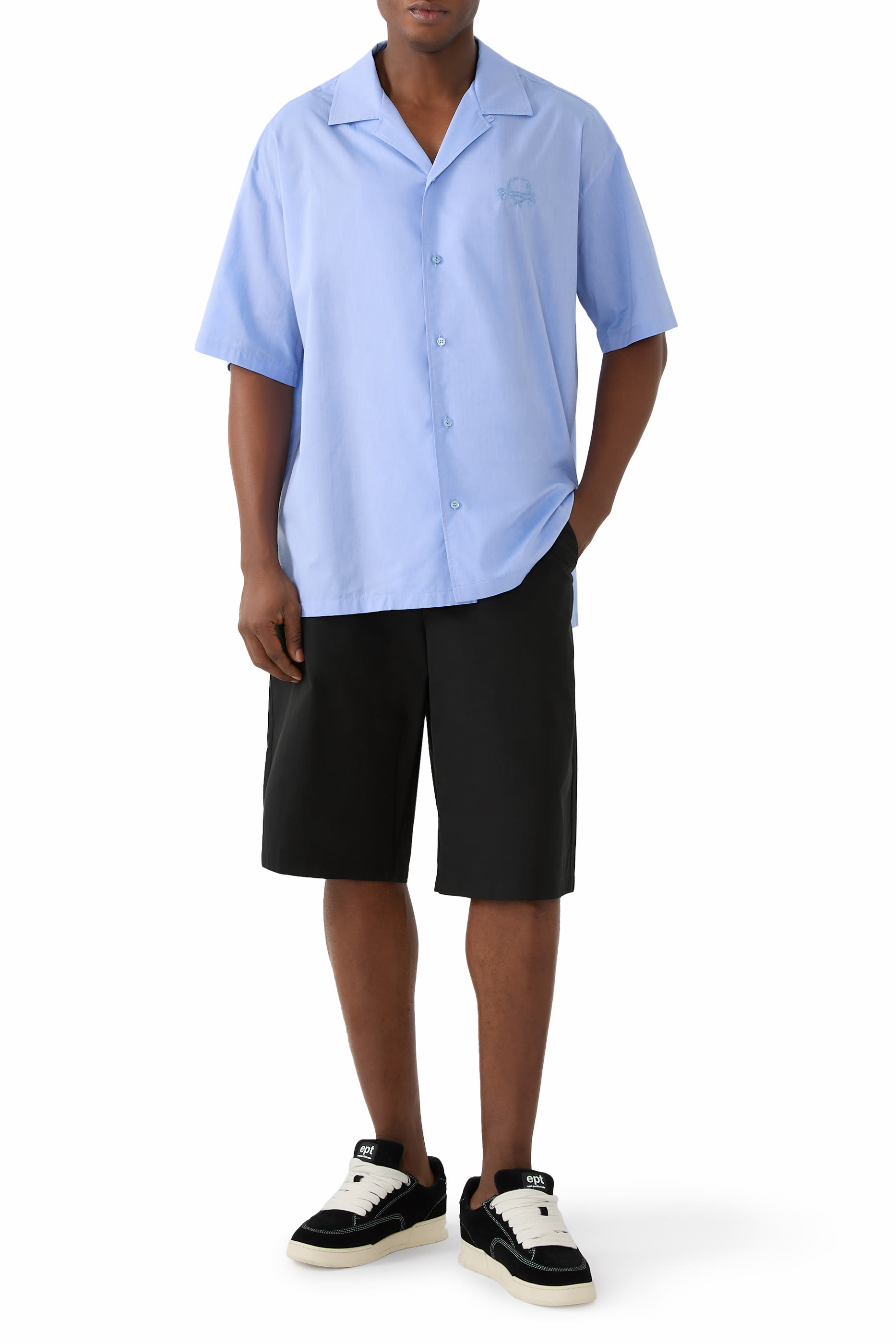 شورت برمودا بشعار الماركة