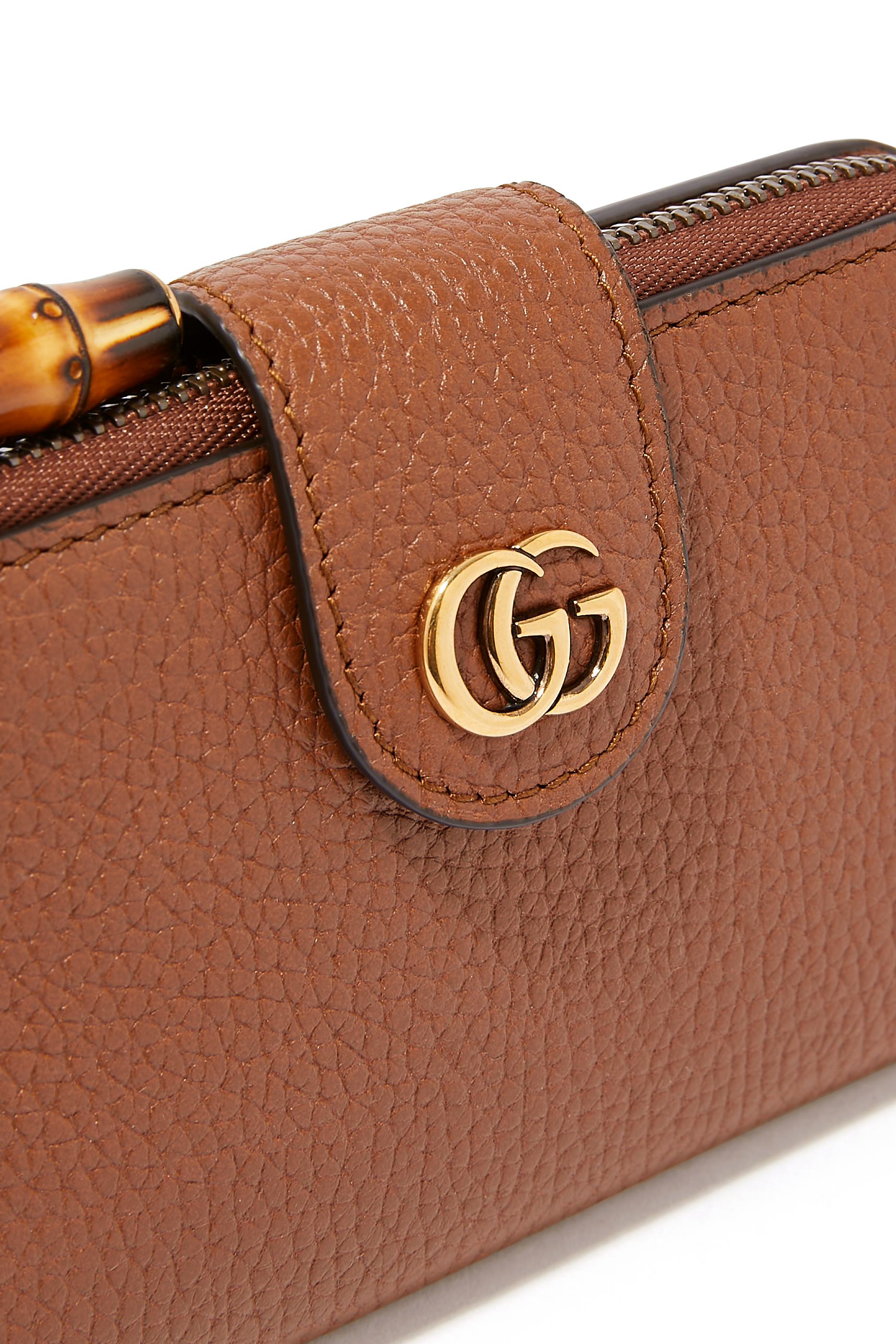 محفظة متوسطة بحلية حرفي شعار الماركة