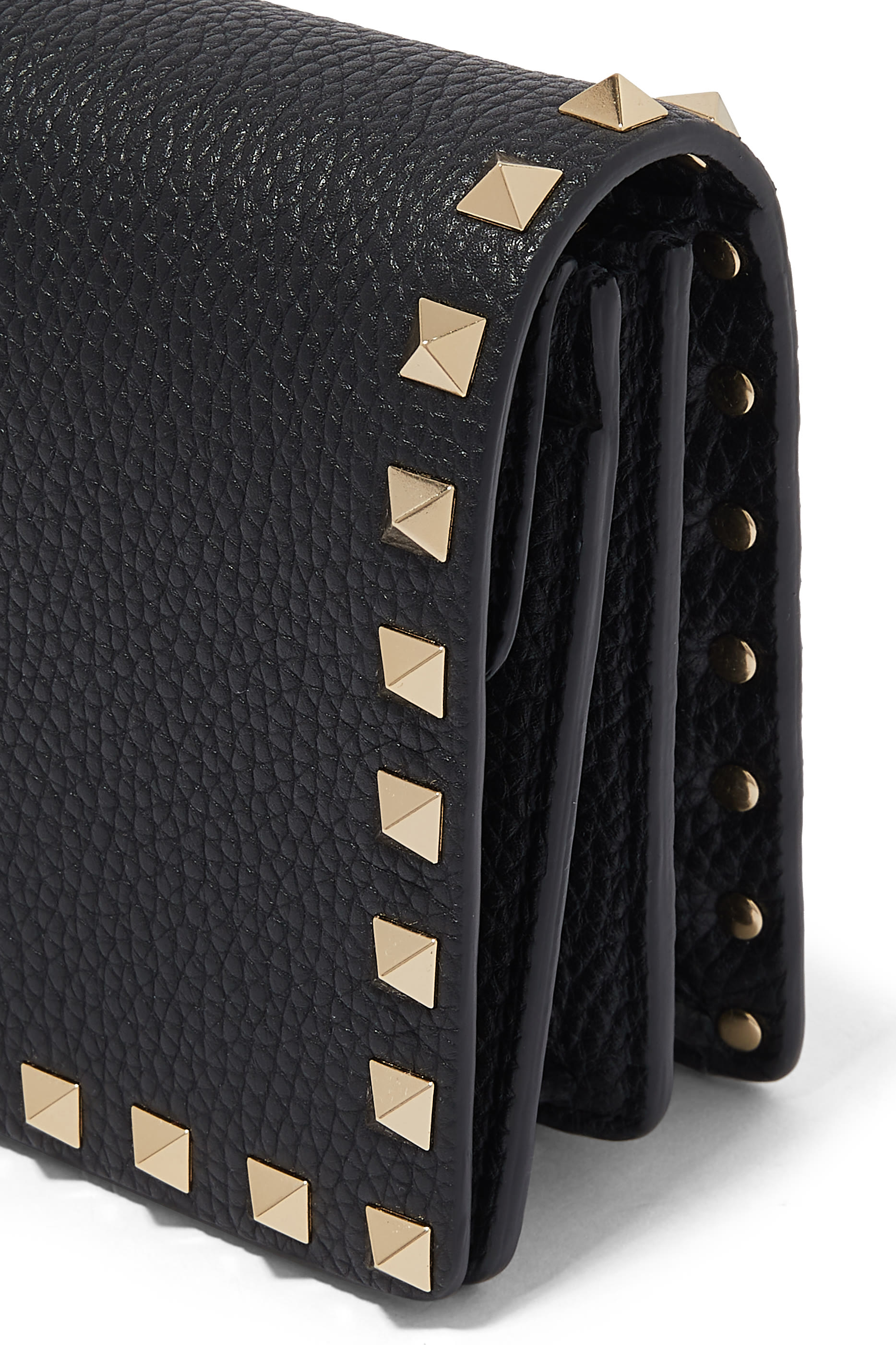 حقيبة صغيرة بحلي هرمية