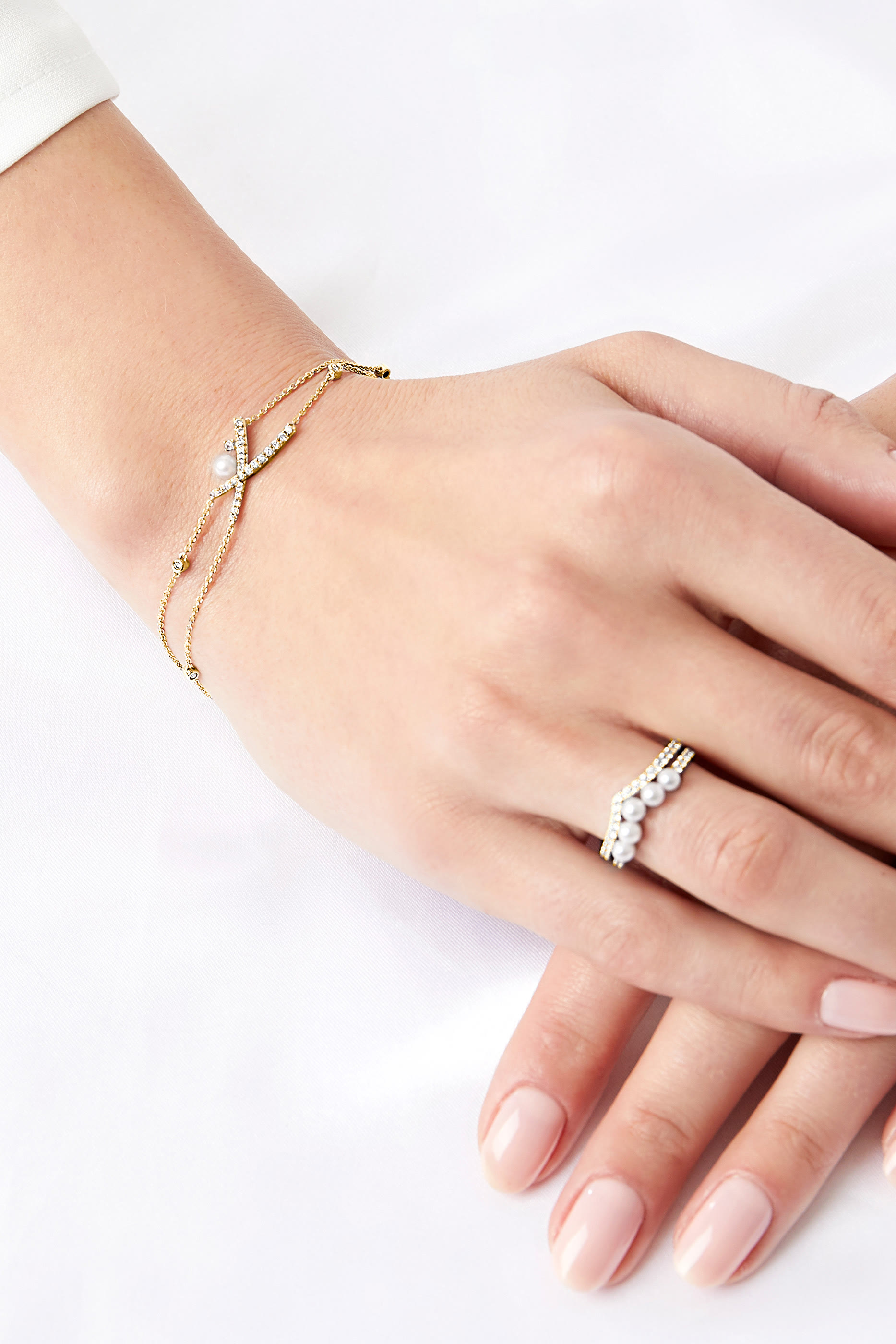 سوار بتصميم سلسلة مرصع بالماس واللؤلؤ ذهب أصفر عيار 18