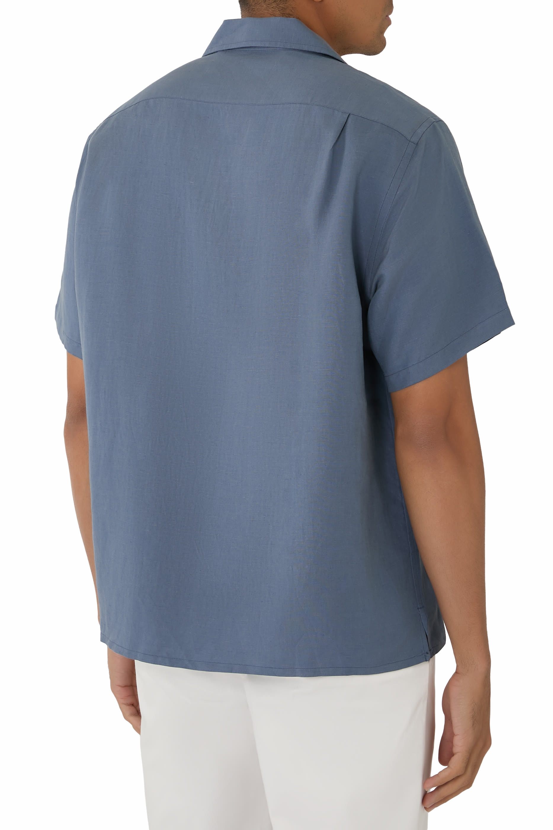 قميص رياضي بأكمام قصيرة