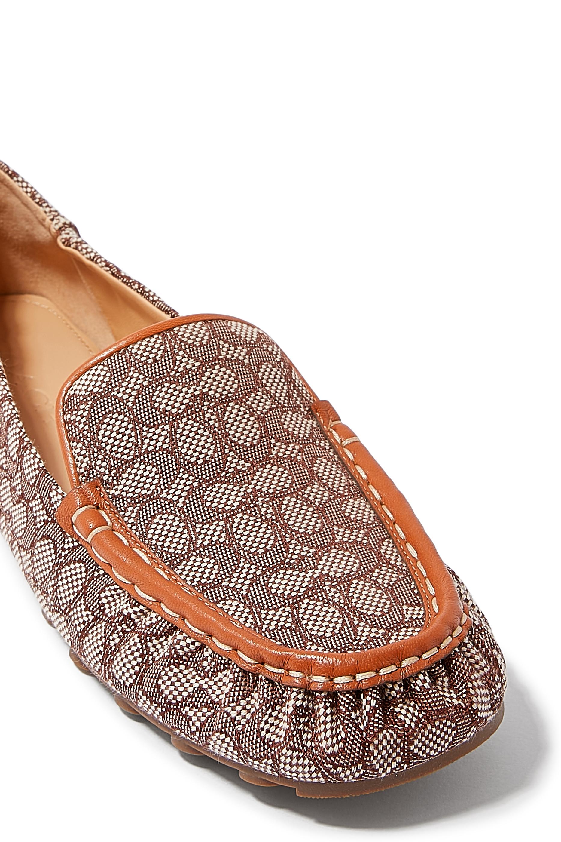 حذاء سهل الارتداء روني بشعار الماركة