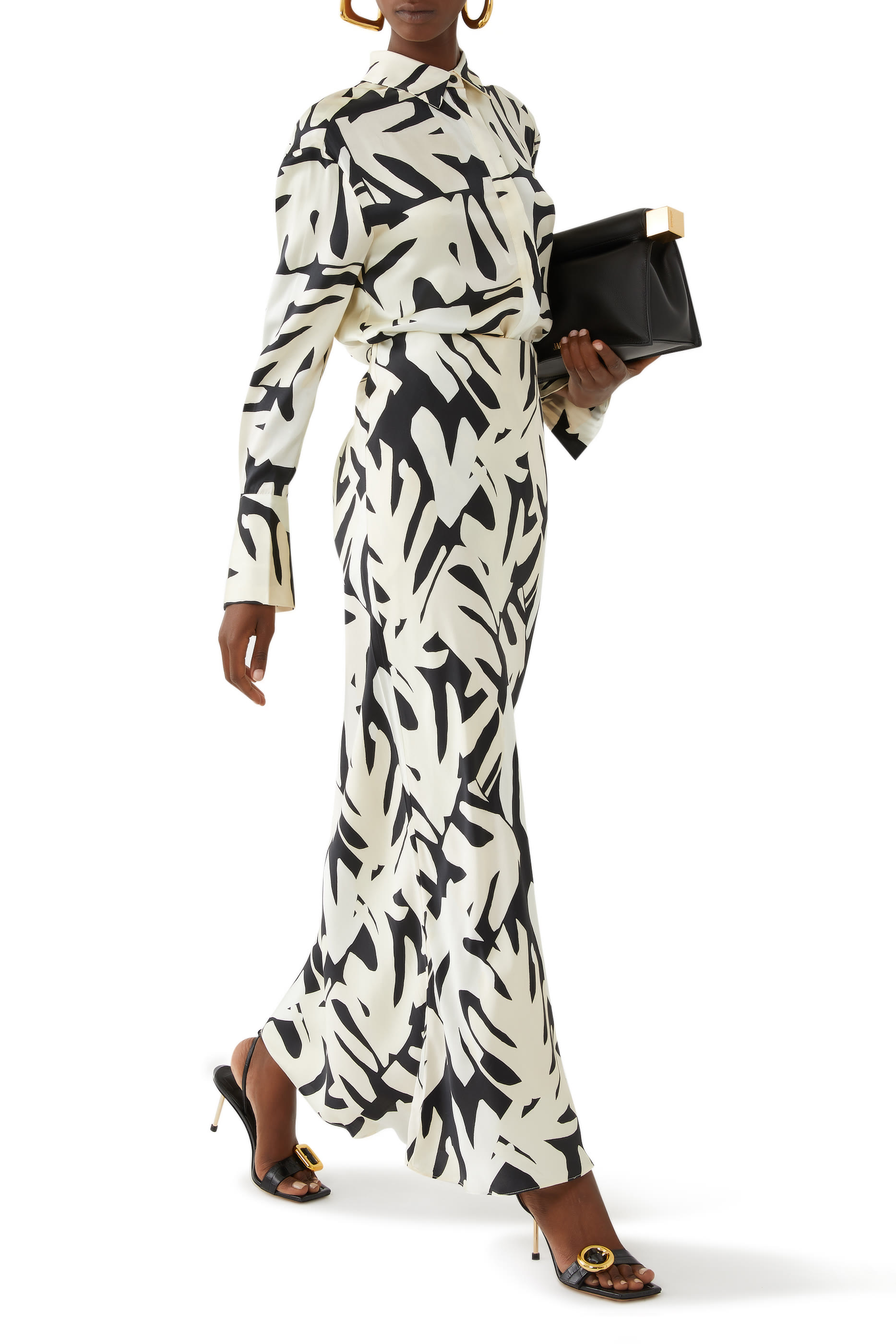 تنروة مايكا بقصة مائلة طويلة